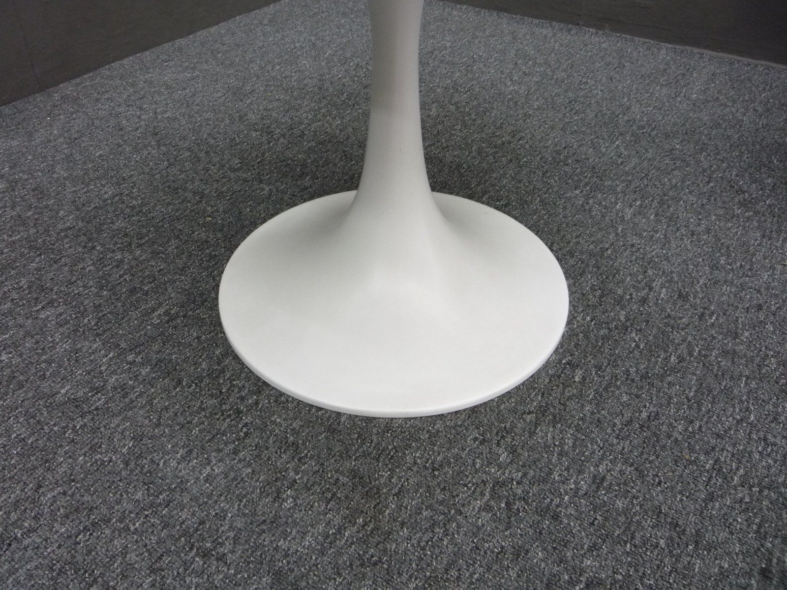 Round Tulip Coffee Table In The Style Of Knoll, 1960s photo Furniture