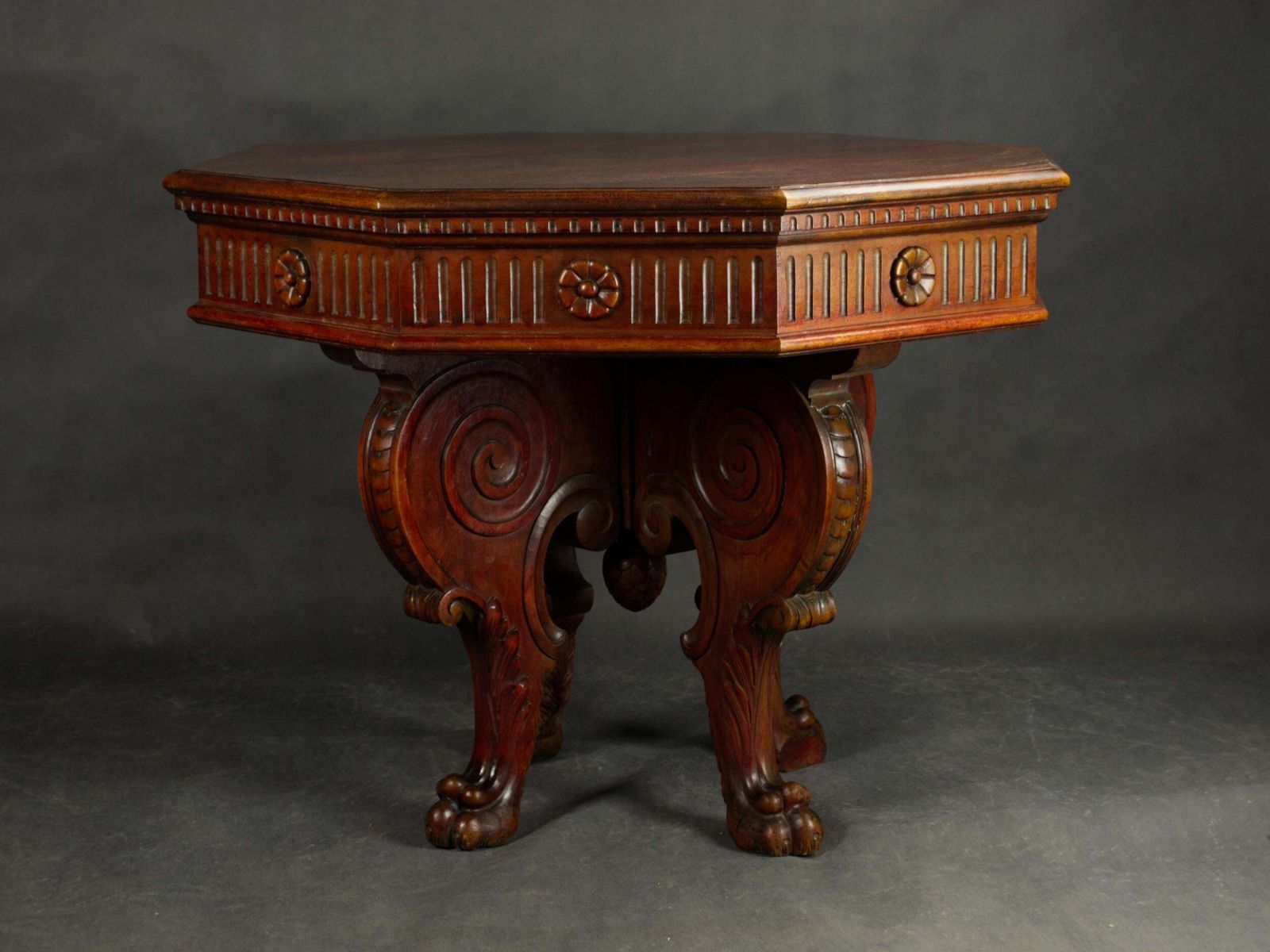 Italian Renaissance Revival Walnut Center Table, 19th Century photo vinterior