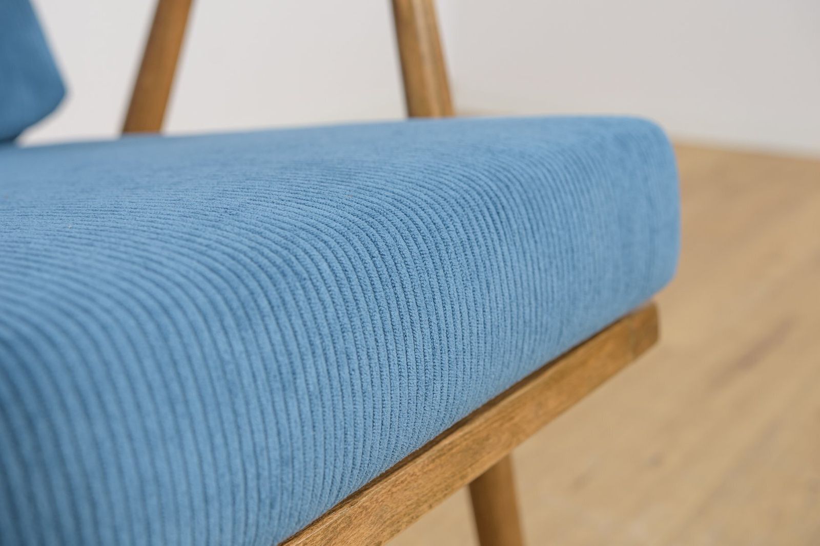 photo vinterior Mid Century Modern Armchair From Ton, Czechoslovakia, 1960s