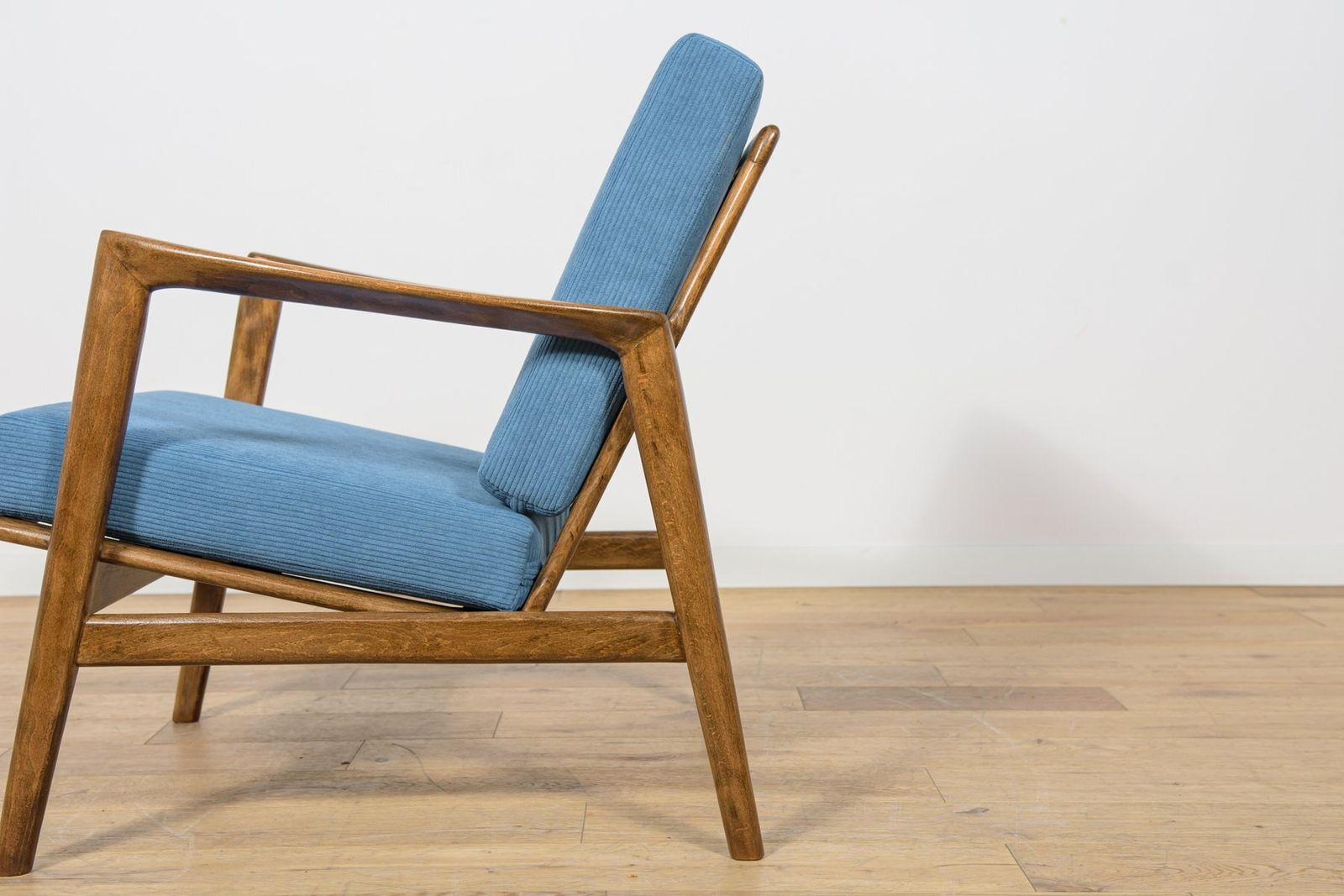photo furniture Model 300 139 Lounge Chairs From Swarzędz Factory, 1960s, Set Of 2