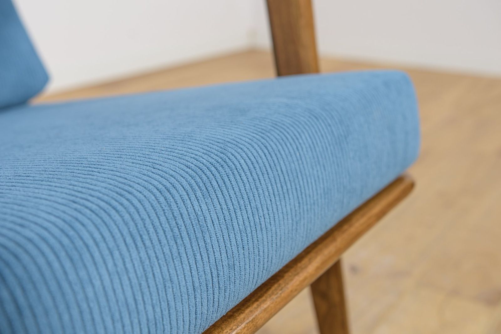 photo buy Model 300 139 Lounge Chairs From Swarzędz Factory, 1960s, Set Of 2
