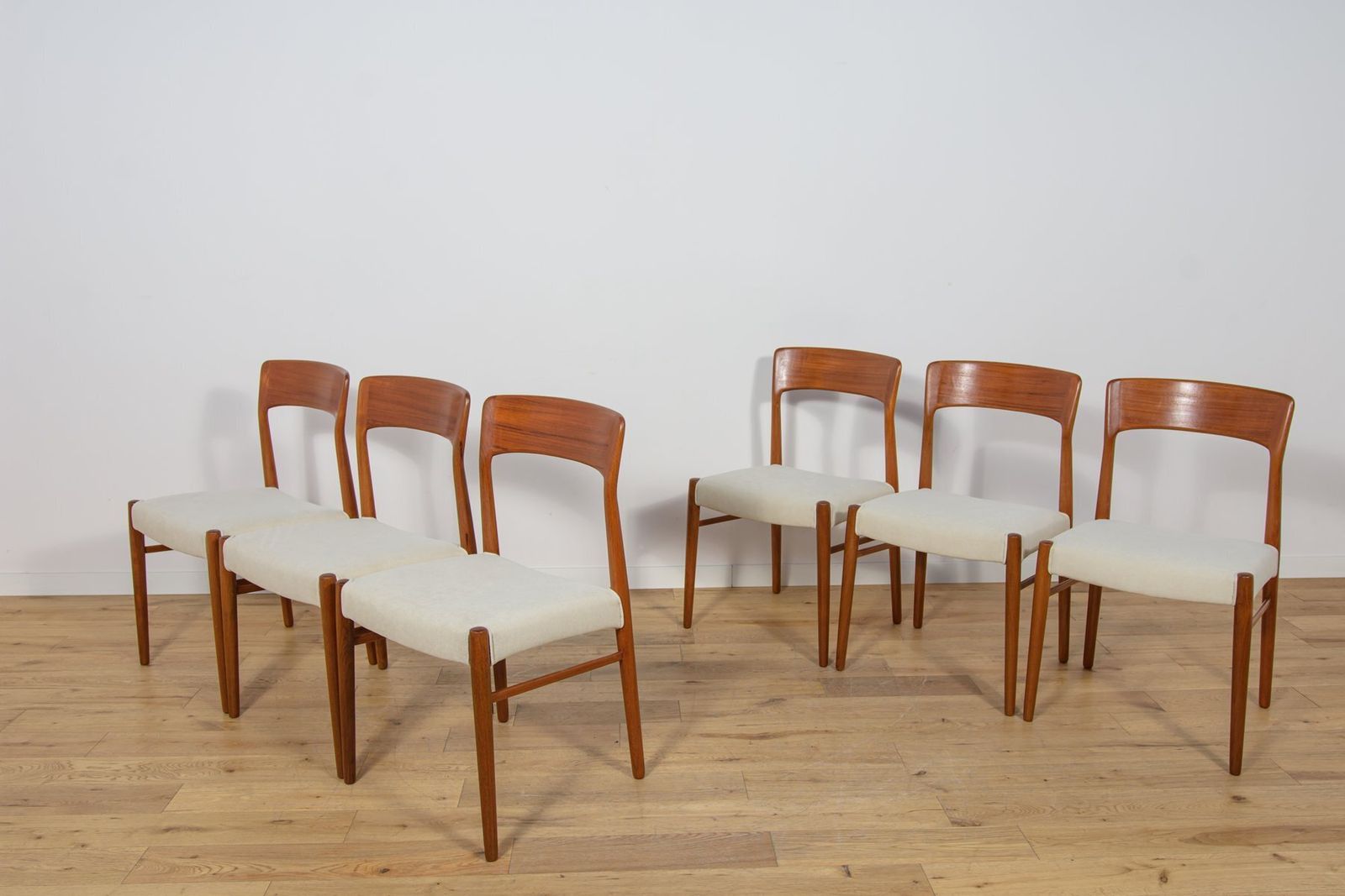 Mid Century Modern Teak Model 26 Dining Chairs By Henry Kjærnulf For Korup Stolefabrik, Denmark, 1960s, Set Of 6 photo vinterior