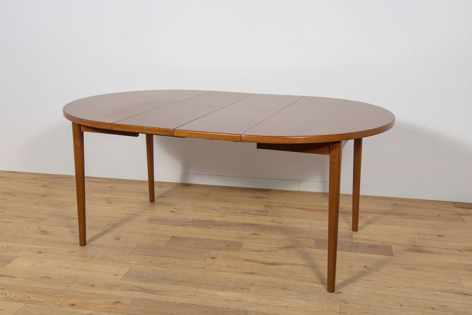 photo vinterior Mid Century Round Teak Dining Table By Nils Jonsson For Hugo Troeds, Sweden, 1960s