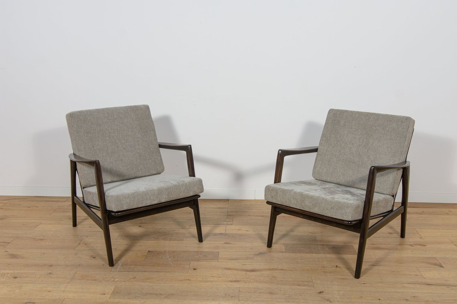 Model 300 139 Chairs From Swarzędz Factory, Poland, 1960s, Set Of 2 photo furniture