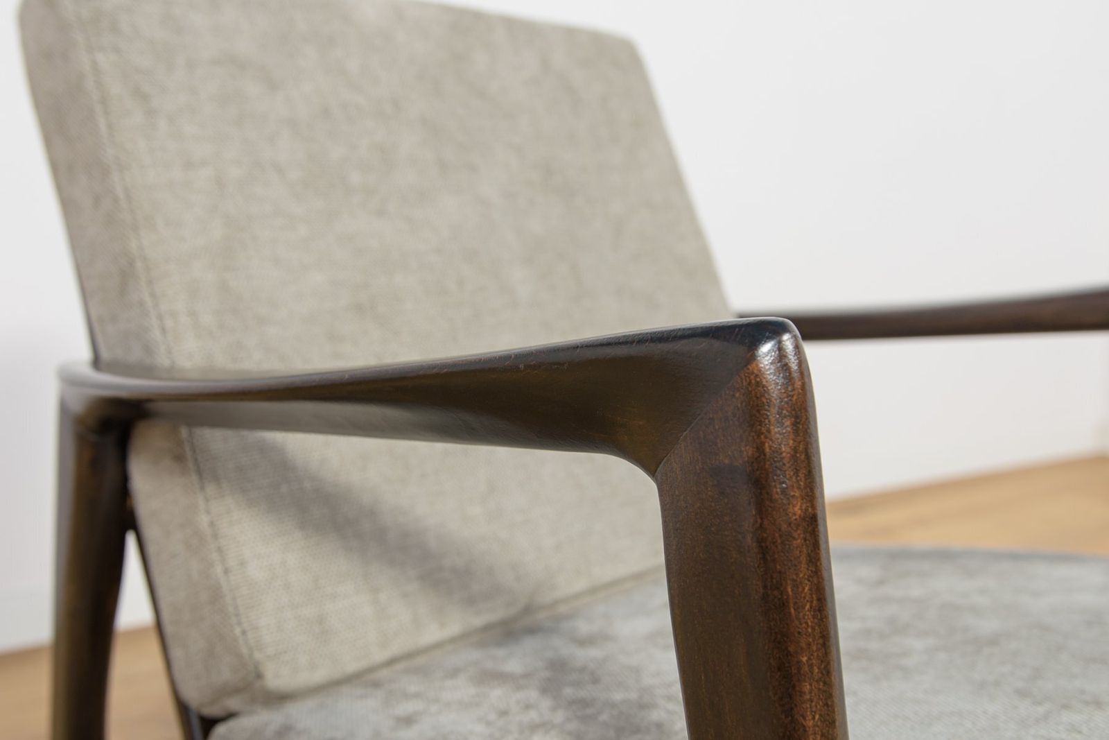 photo vintage Model 300 139 Chairs From Swarzędz Factory, Poland, 1960s, Set Of 2