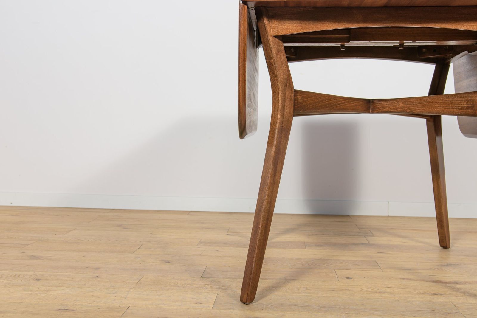 937.0 Mid Century Butterfly Dining Table From G Plan, United Knigdom, 1950s photo