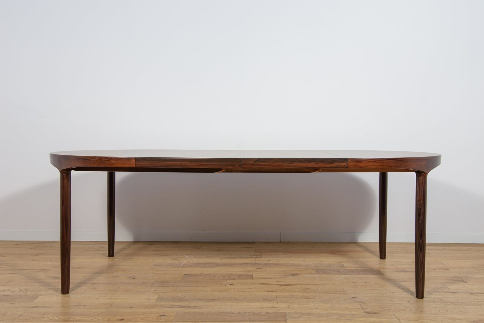 Furniture Mid Century Modern Extendable Rosewood Dining Table By Harry østergaard For Randers Møbelfabrik, 1960s photo