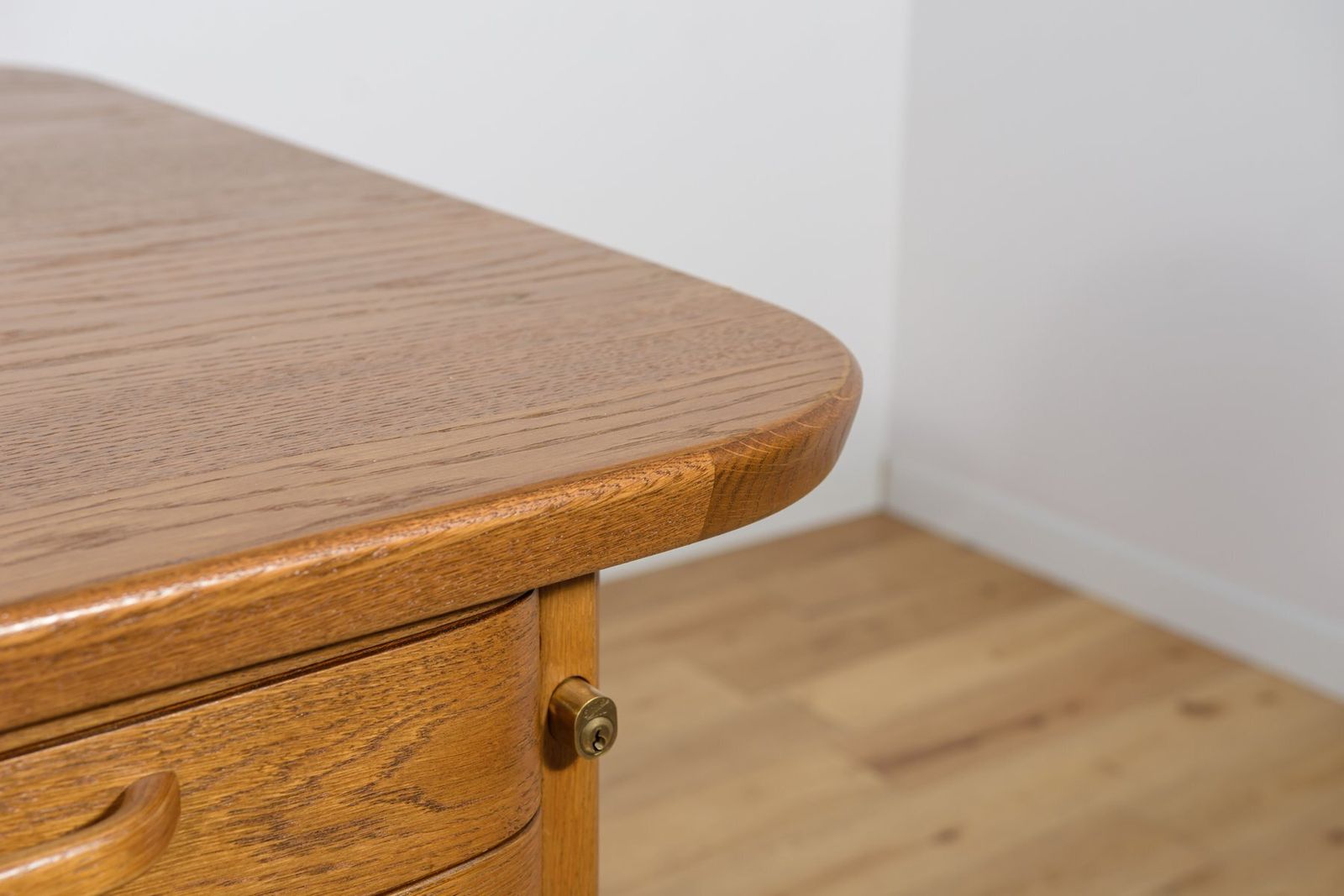 photo furniture Art Deco Oak Freestanding Desk By Gunnar Ericsson For Facit Ab Buromöbel Zurich, Switzerland, 1950s