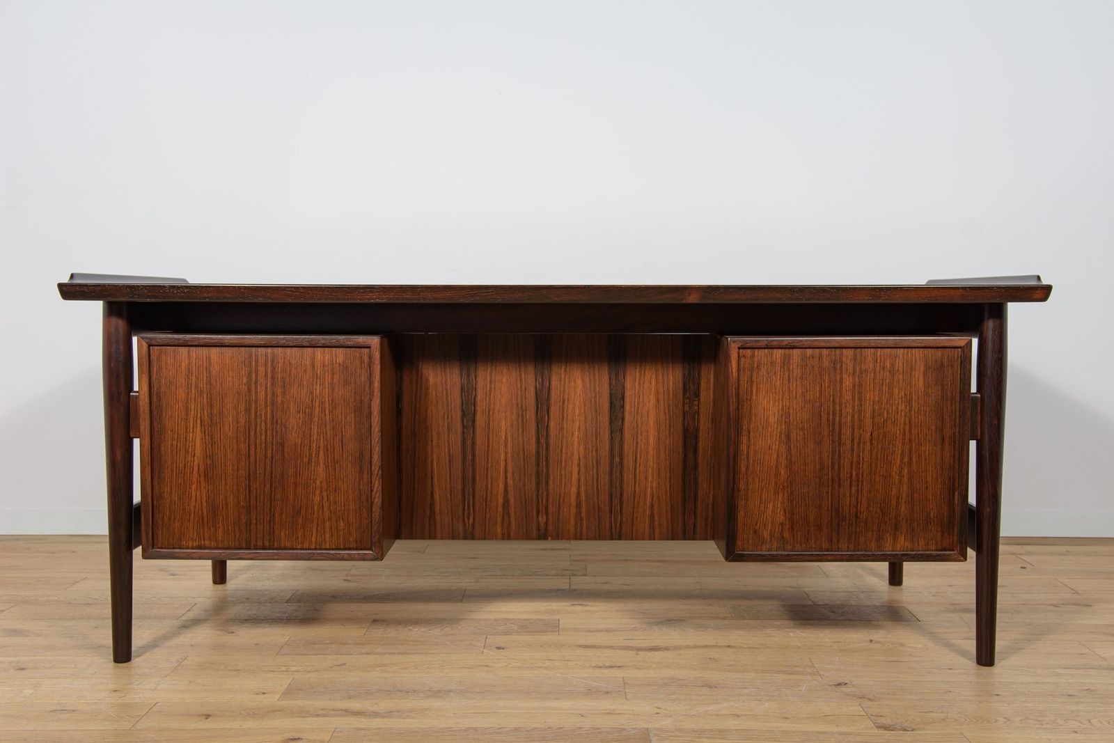 Mid Century Modern Rosewood Desk By Arne Vodder For Sibast, 1960s photo vintage