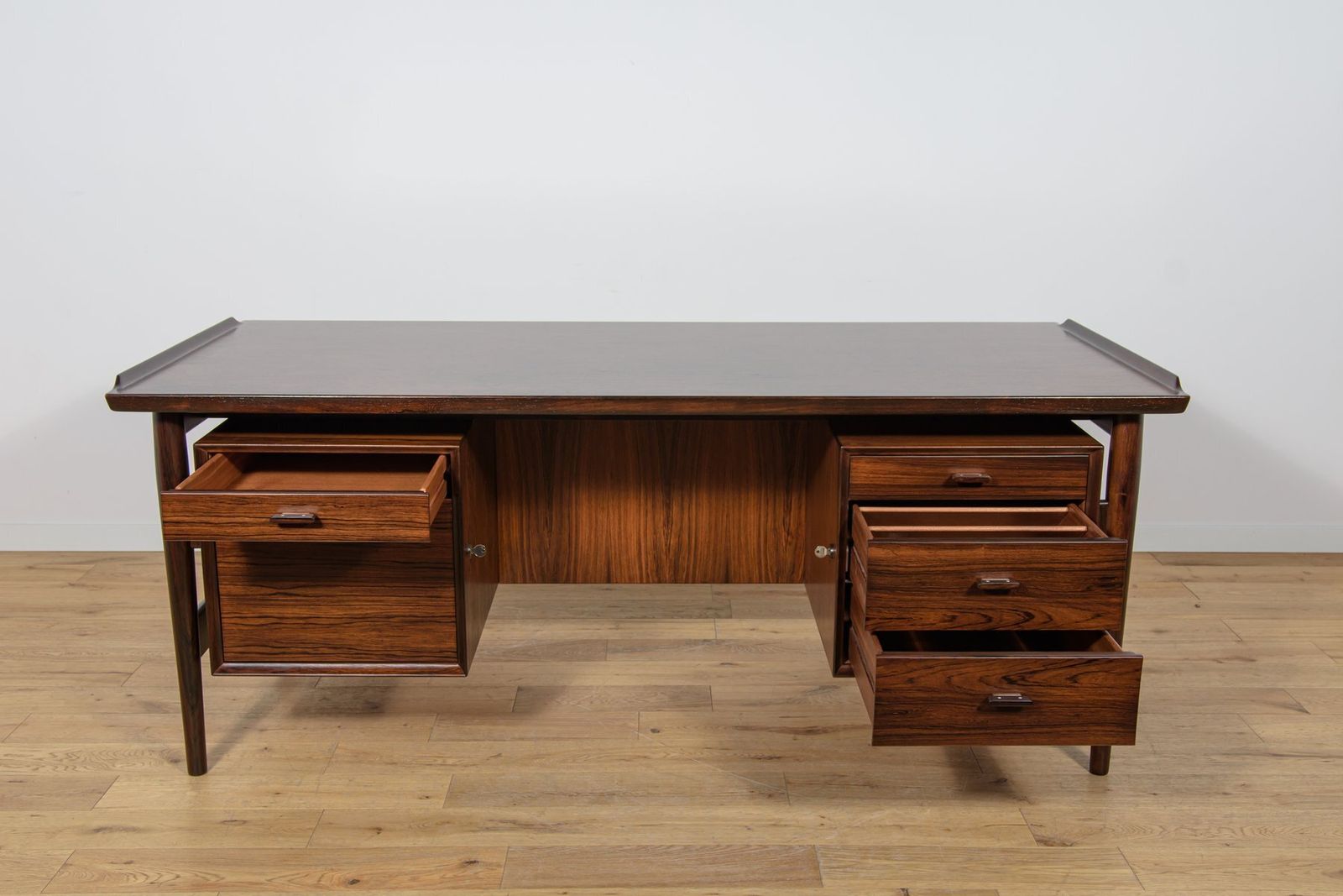photo vinterior Mid Century Modern Rosewood Desk By Arne Vodder For Sibast, 1960s