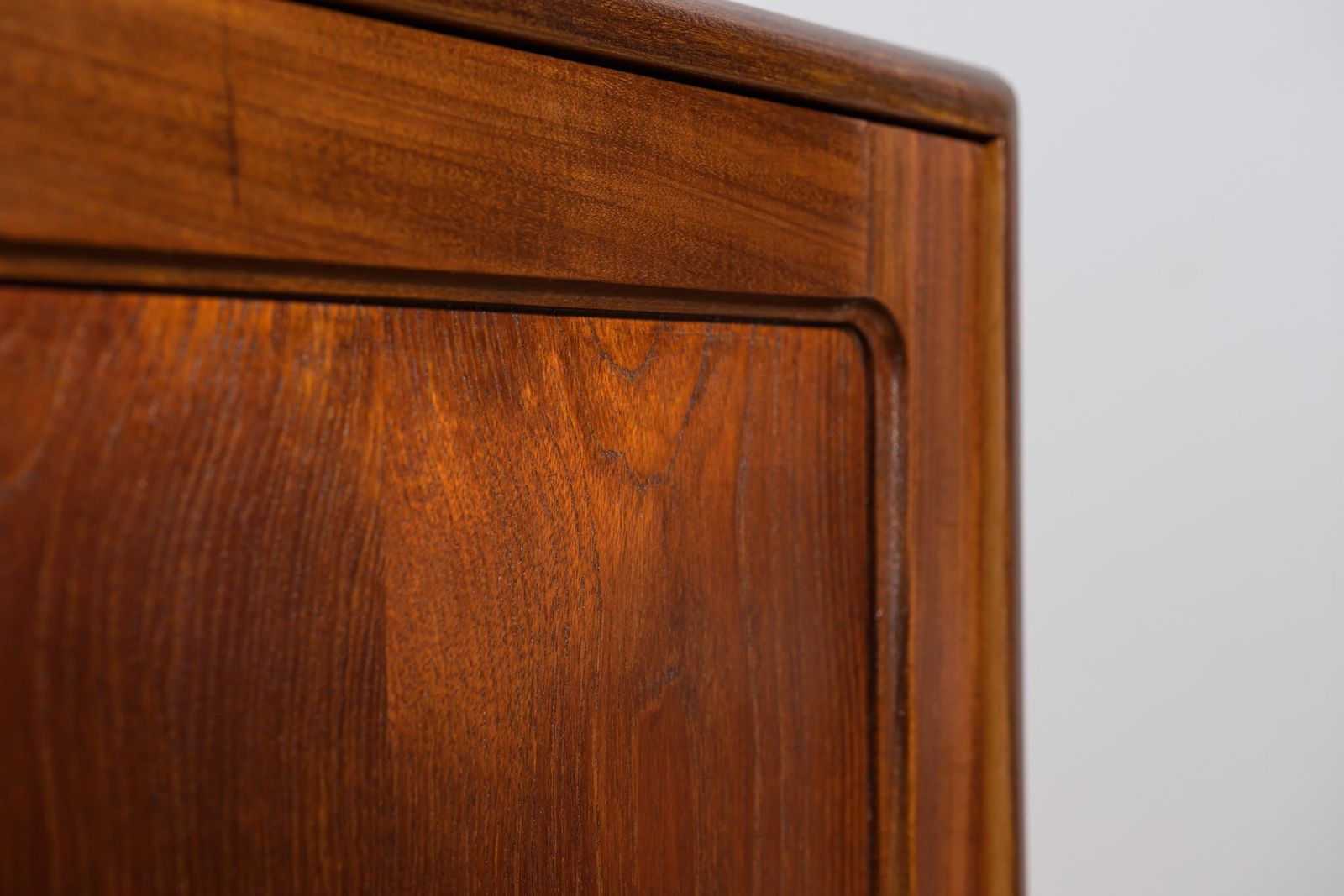 photo vintage Mid Century Sideboard By Victor Wilkins For G Plan, United Knigdom, 1960s