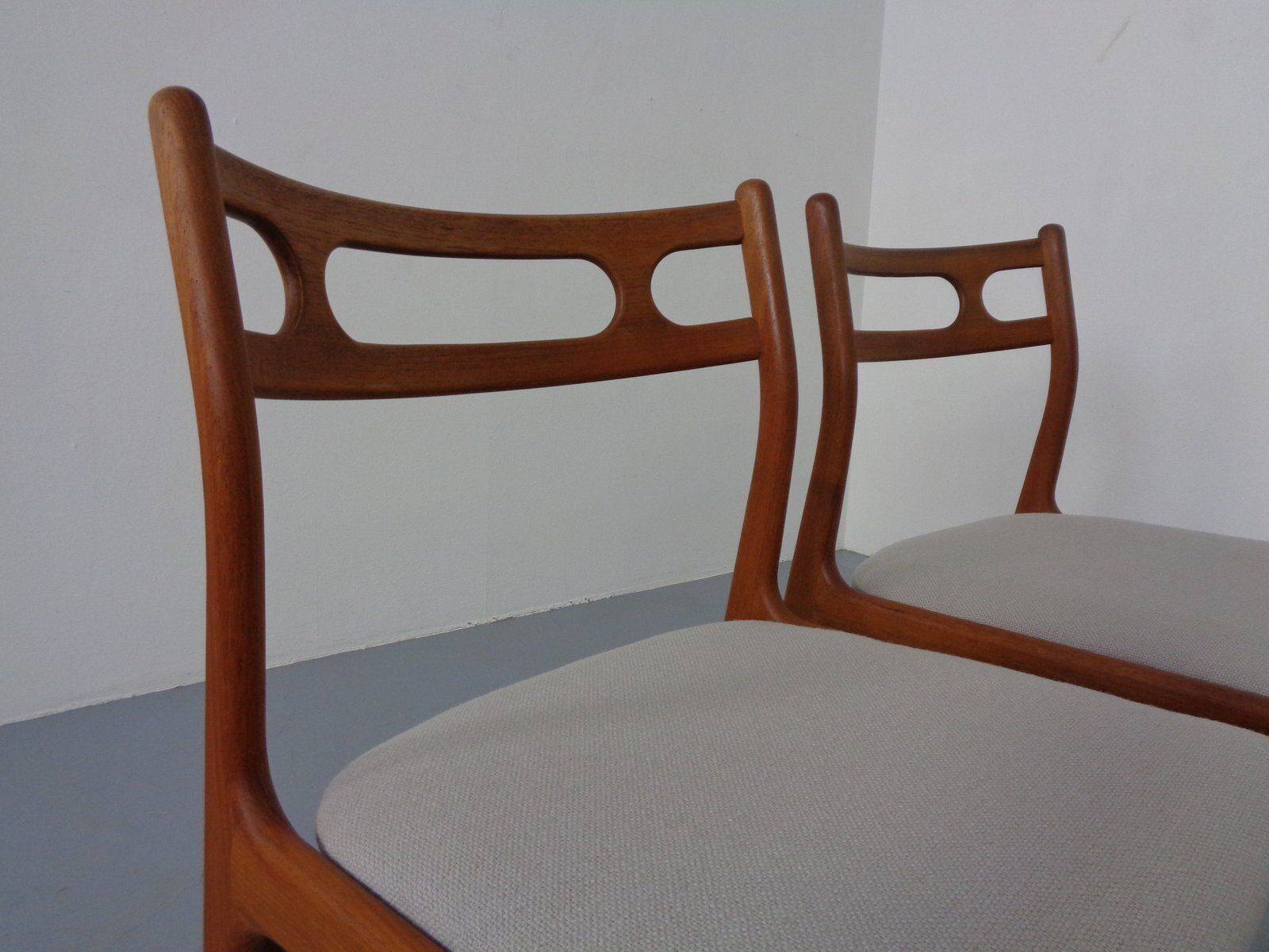 Furniture Model 138 Teak & Kvadrat Hallingdal Dining Chairs By Johannes Andersen For Uldum Møbelfabrik, Denmark, 1960s, Set Of 2 photo