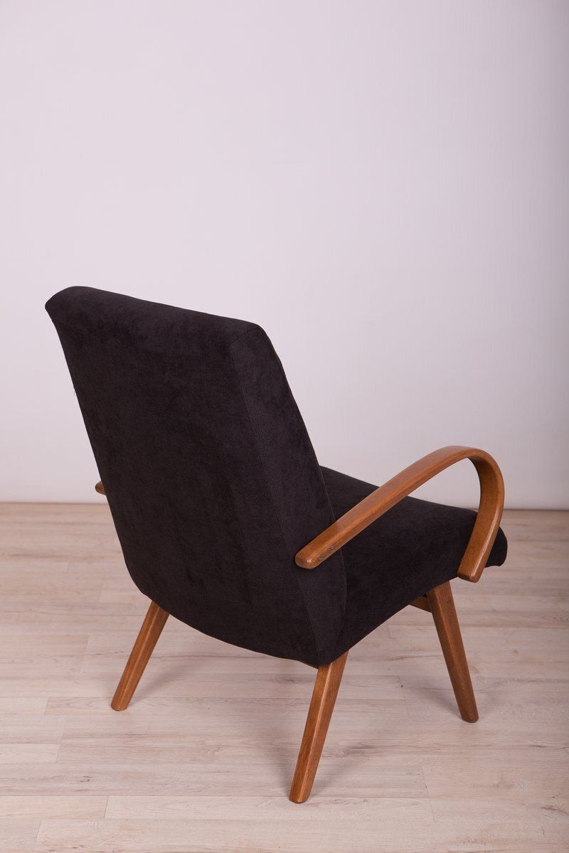 Model 53 Armchair By Jaroslav Smidek For Ton, 1960s photo vinterior