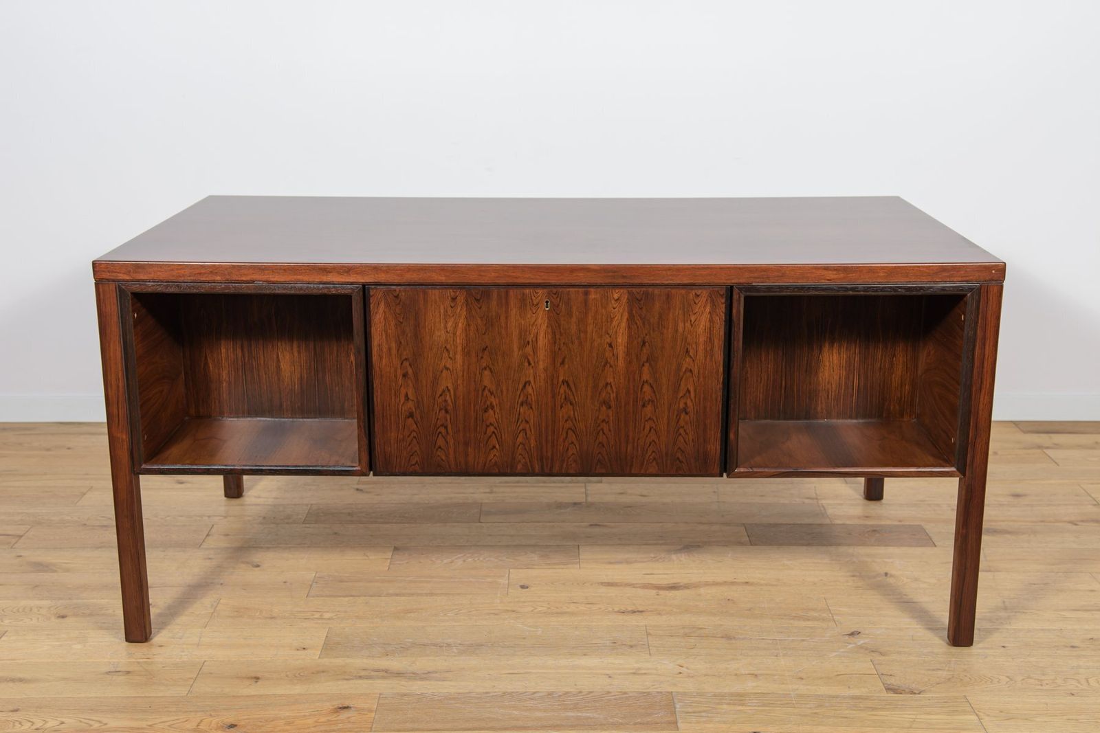 Mid Century Modern Model 77 Freestanding Desk In Teak From Omann Jun, 1960s photo vintage
