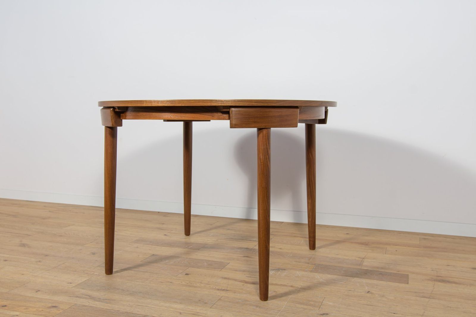 photo furniture Mid Century Teak Dining Table And Chairs Set By Hans Olsen For Frem Røjle, Denmark, 1950s, Set Of 5