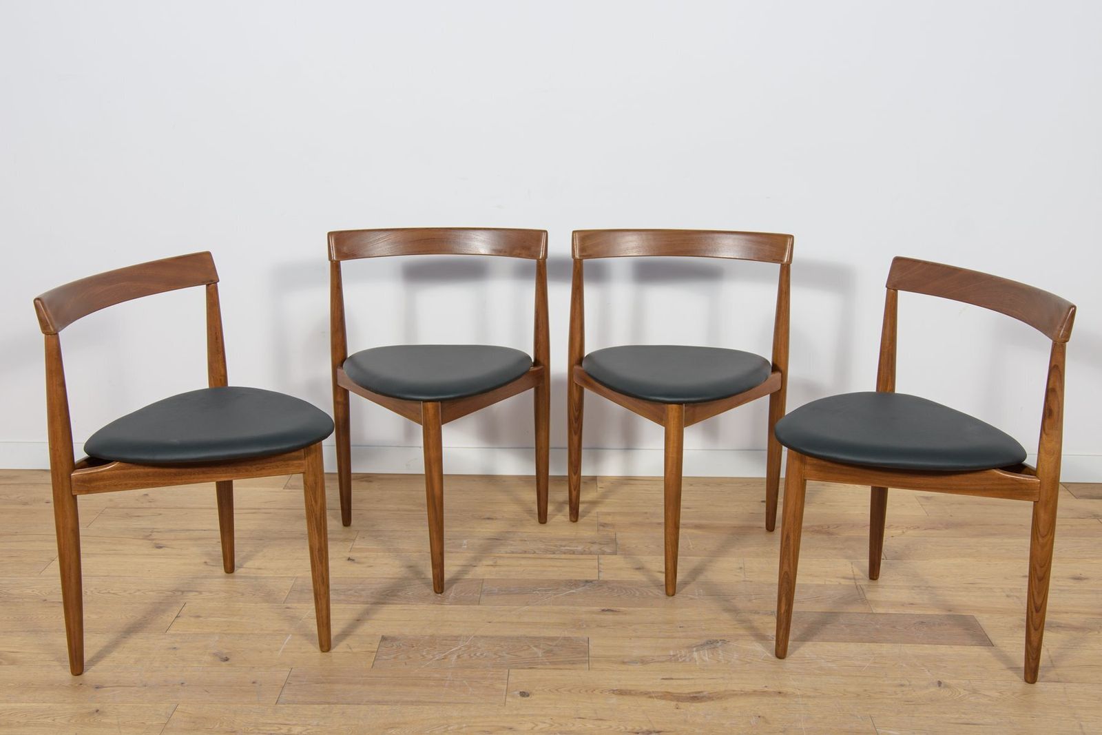 photo vintage Mid Century Teak Dining Table And Chairs Set By Hans Olsen For Frem Røjle, Denmark, 1950s, Set Of 5
