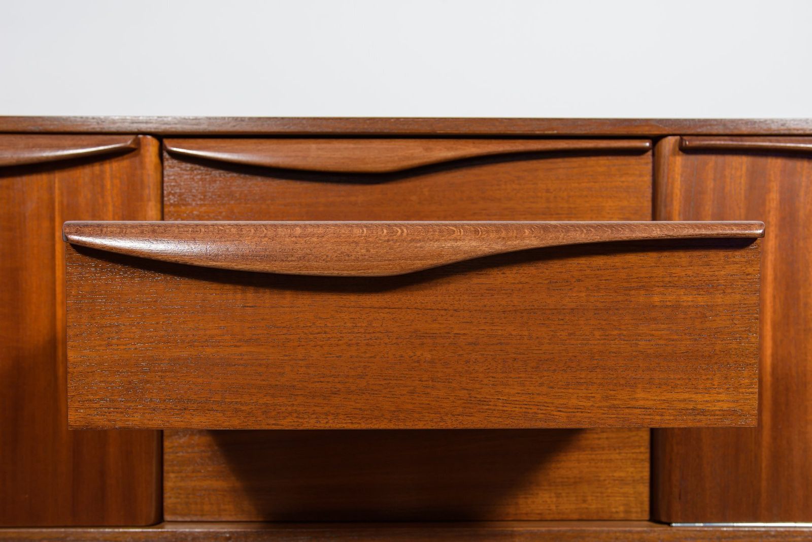 photo vinterior Mid Century Teak Sideboard From Stonehill, United Knigdom, 1960s