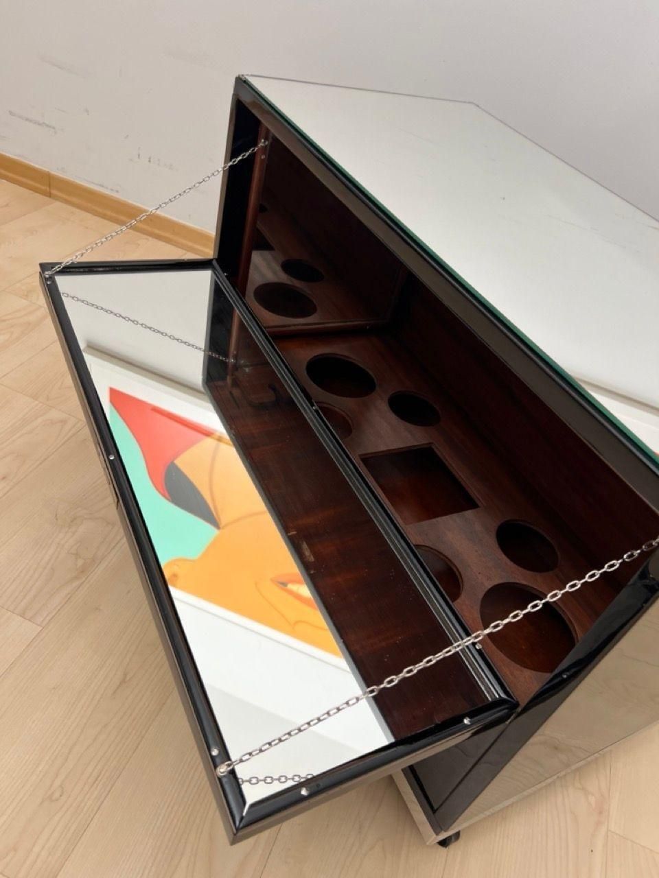 photo furniture Art Deco Bar Cart, Black Lacquer, Mahogany, Mirrors, Chrome, France Circa 1930