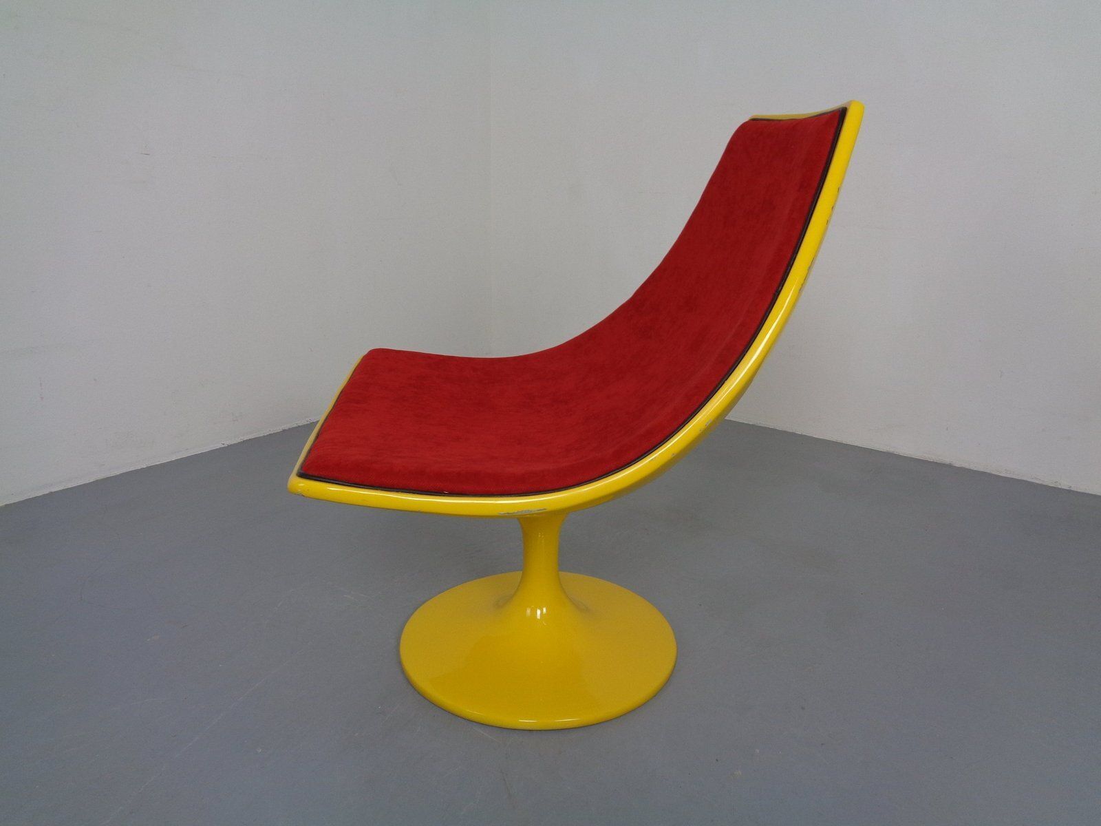 Italian Fiberglass Swivel Chair, 1960s