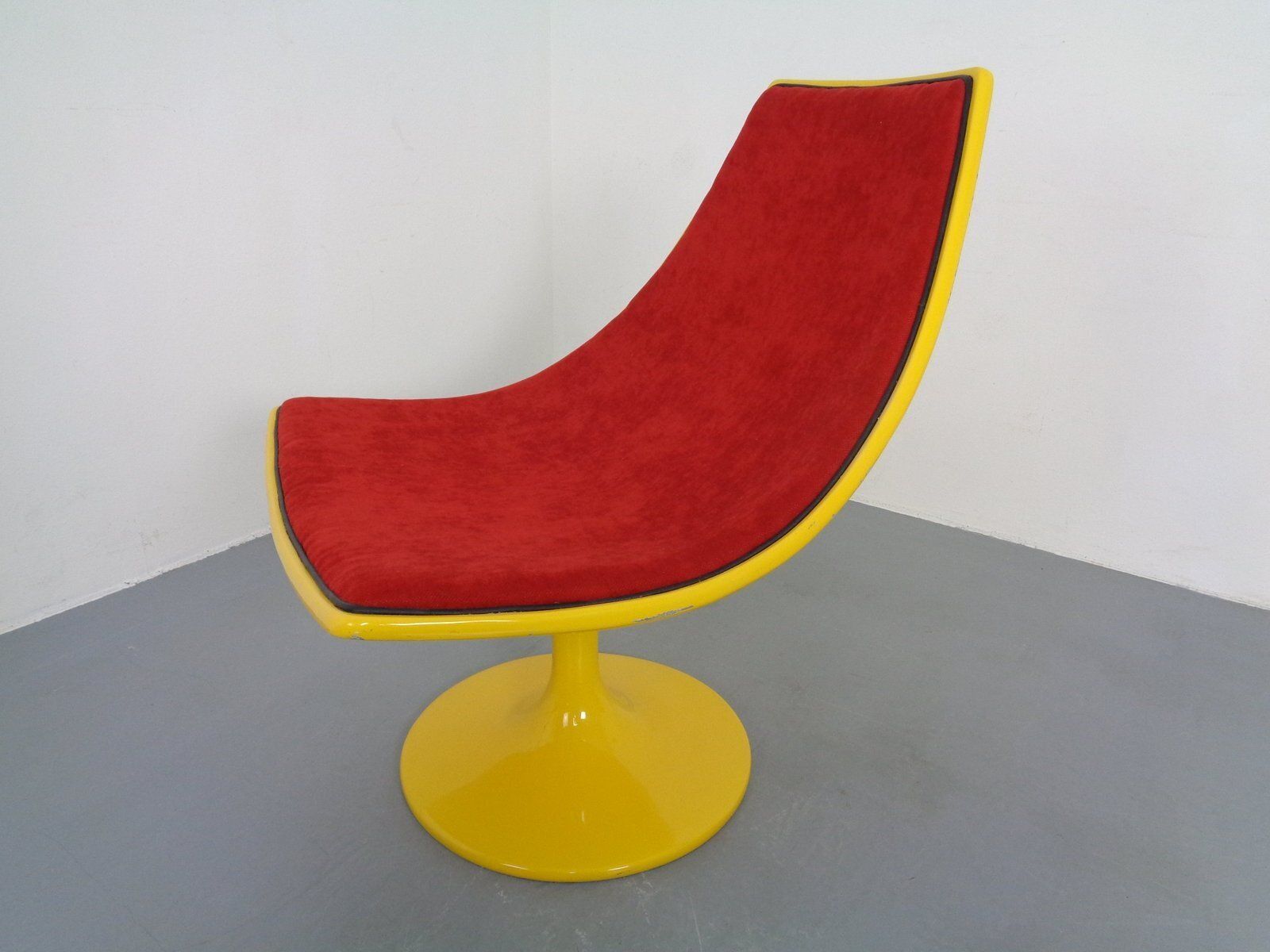 Italian Fiberglass Swivel Chair, 1960s photo 1258.0