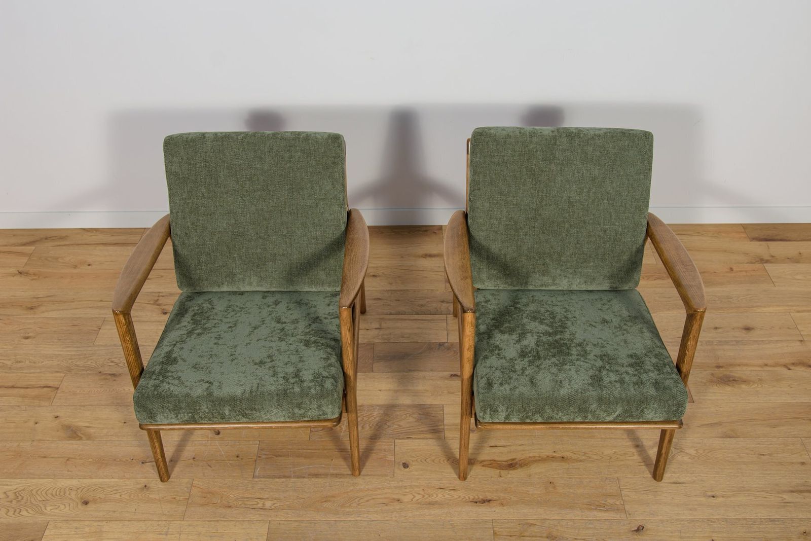 Set Of Model 300 139 Armchairs From Swarzędz Factory, 1960s photo Furniture