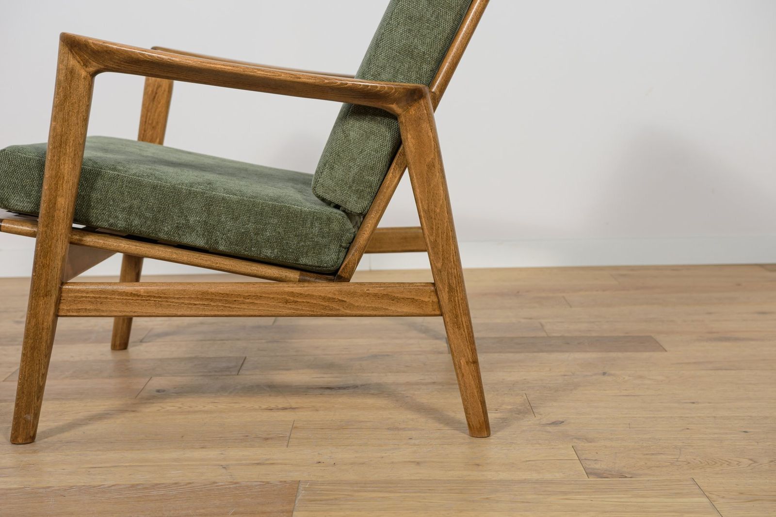 1626.0 Set Of Model 300 139 Armchairs From Swarzędz Factory, 1960s photo
