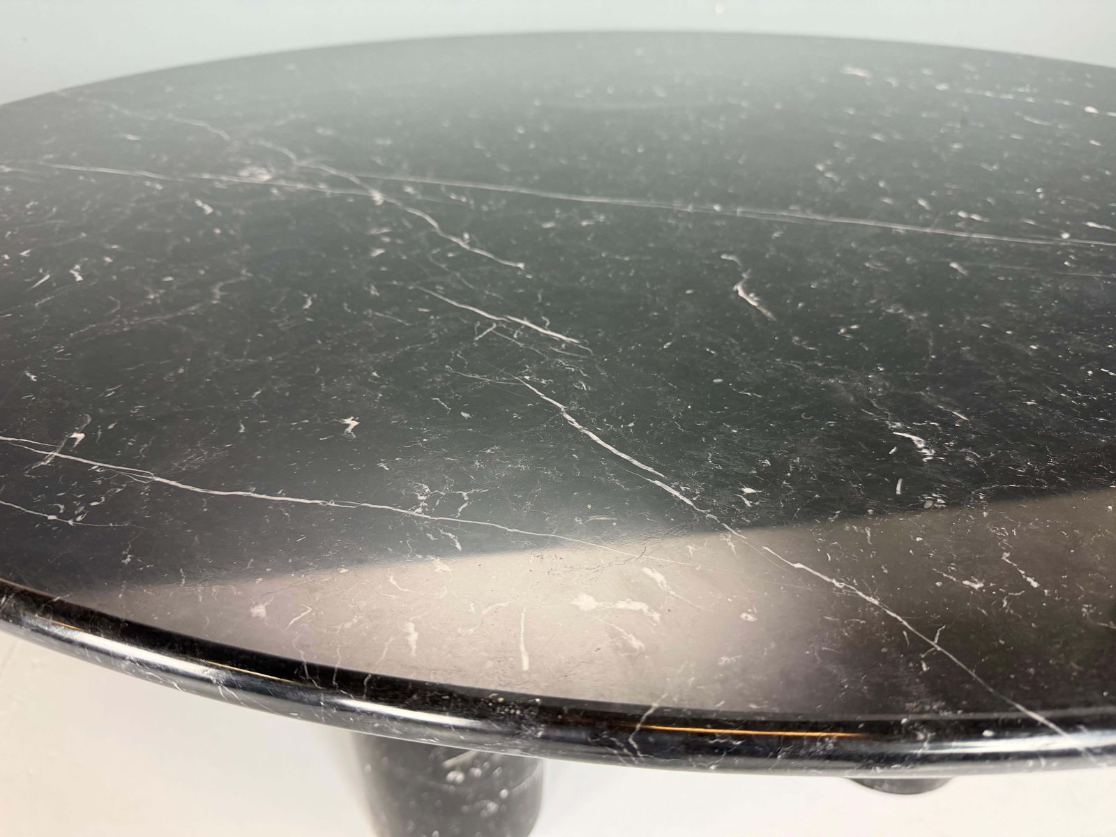 photo for sale Il Colonnato Round Table By Mario Bellini, Black Marble, 1970s Cassina