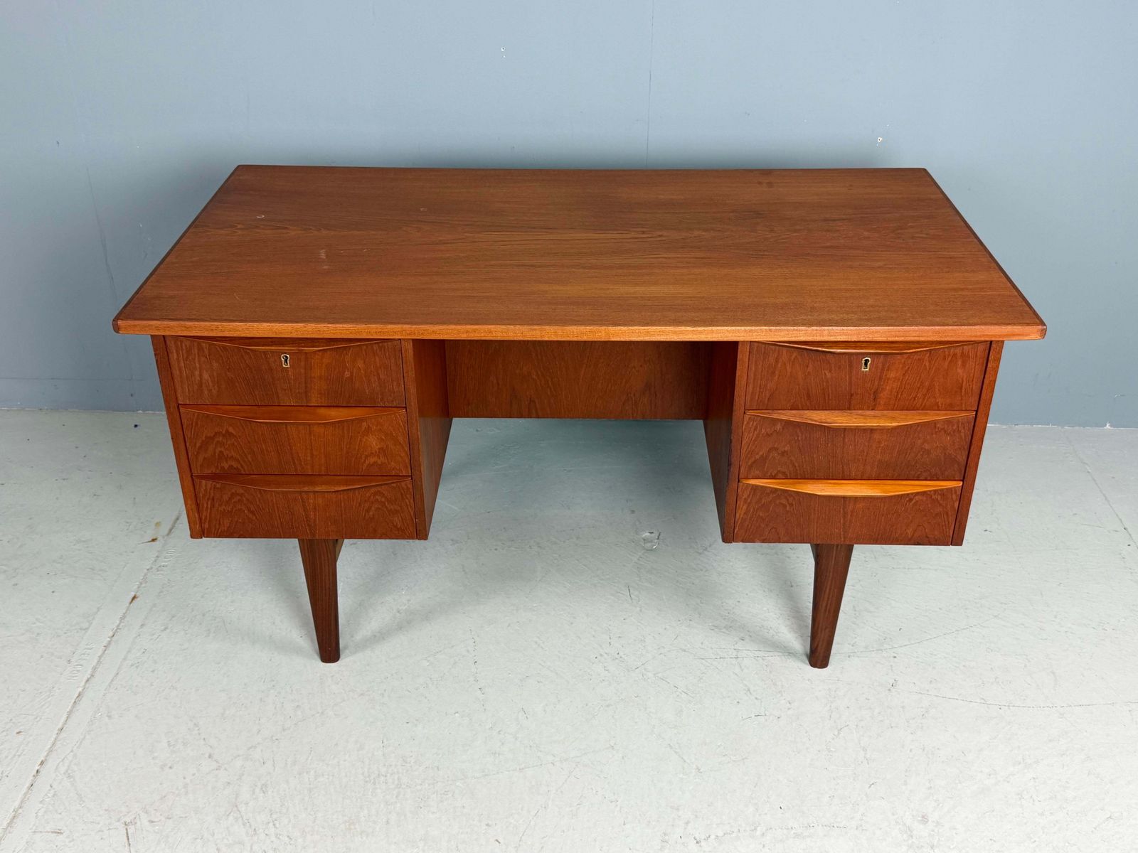 Scandinavian Modern Teak Desk With Backside Book Shelving, 1960, Denmark photo vinterior