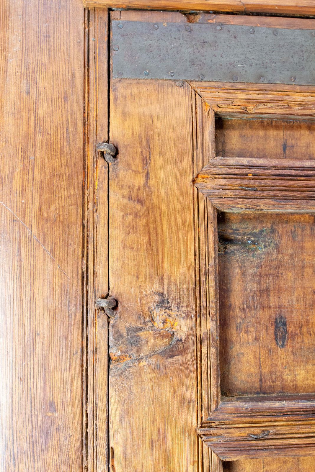 photo buy Antique Pair Of Moroccan Cedar Double Doors 18th Century