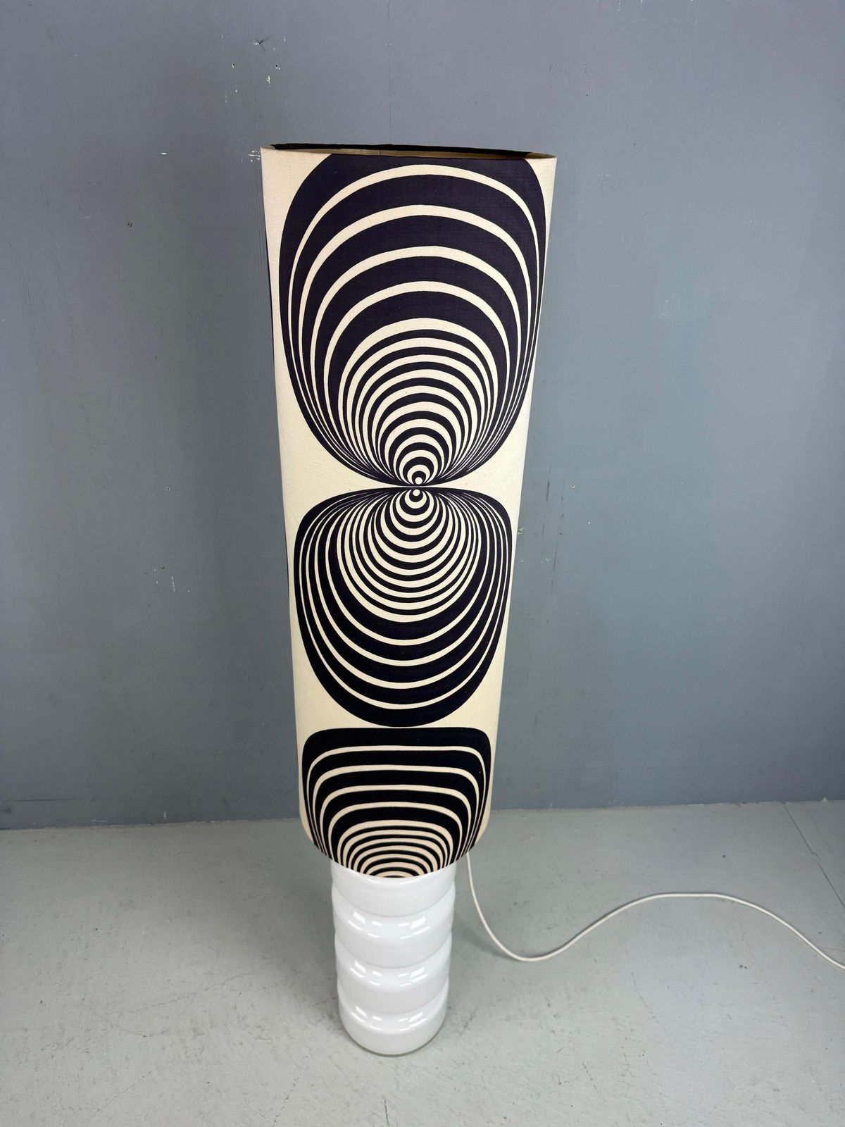 photo vinterior White Glass 59 Inch Floor Lamp  3 Way Switch  Seventies Lampshade  Germany