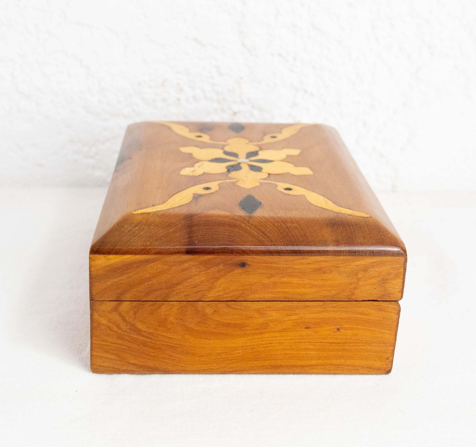 Moraccan Thuya Wood Box Marquetry, Circa 1960 photo vinterior