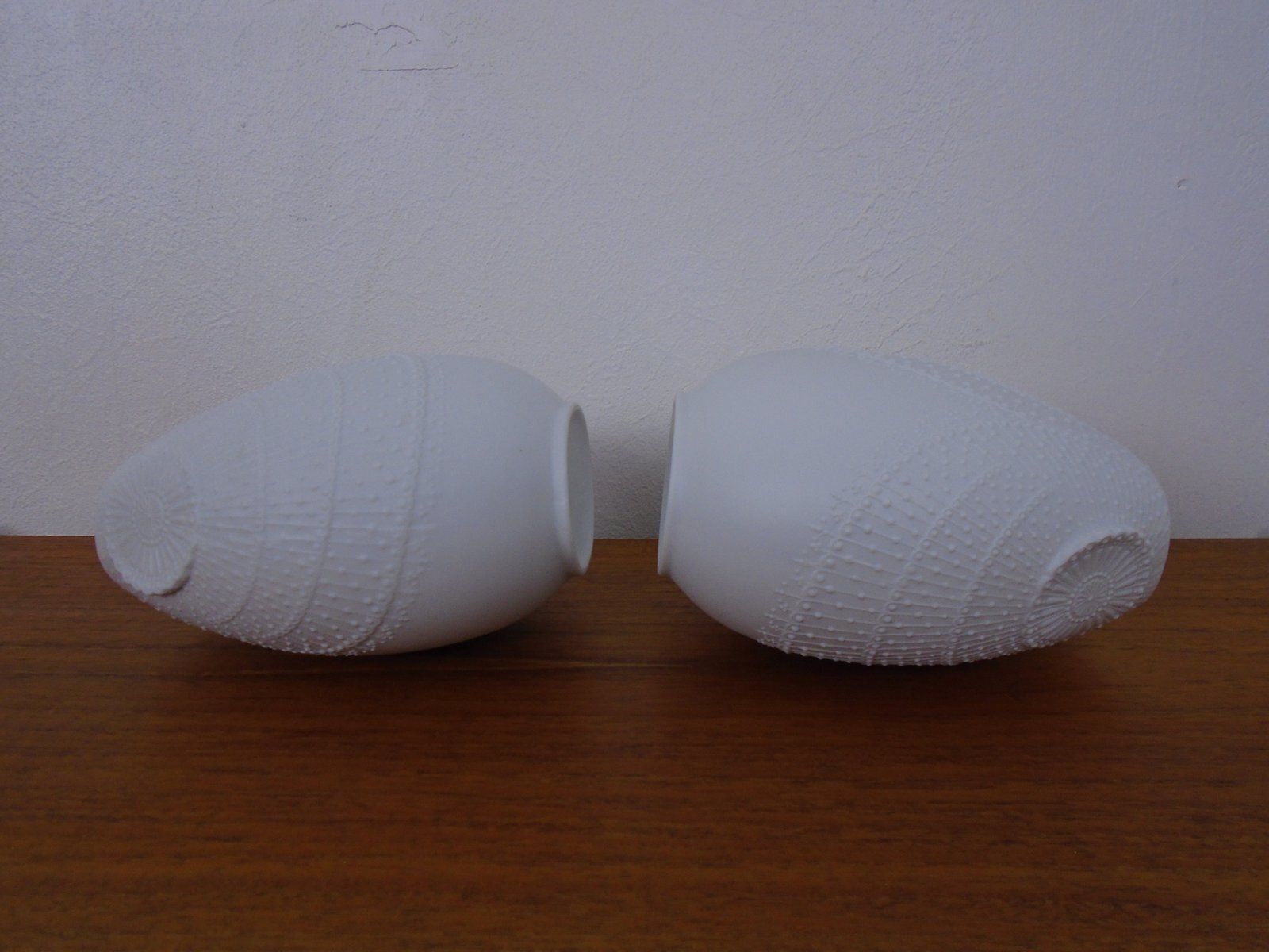 Mid Century Op Art Vases By M.Frey For Kaiser, Germany, 1960s, Set Of 2 photo vinterior