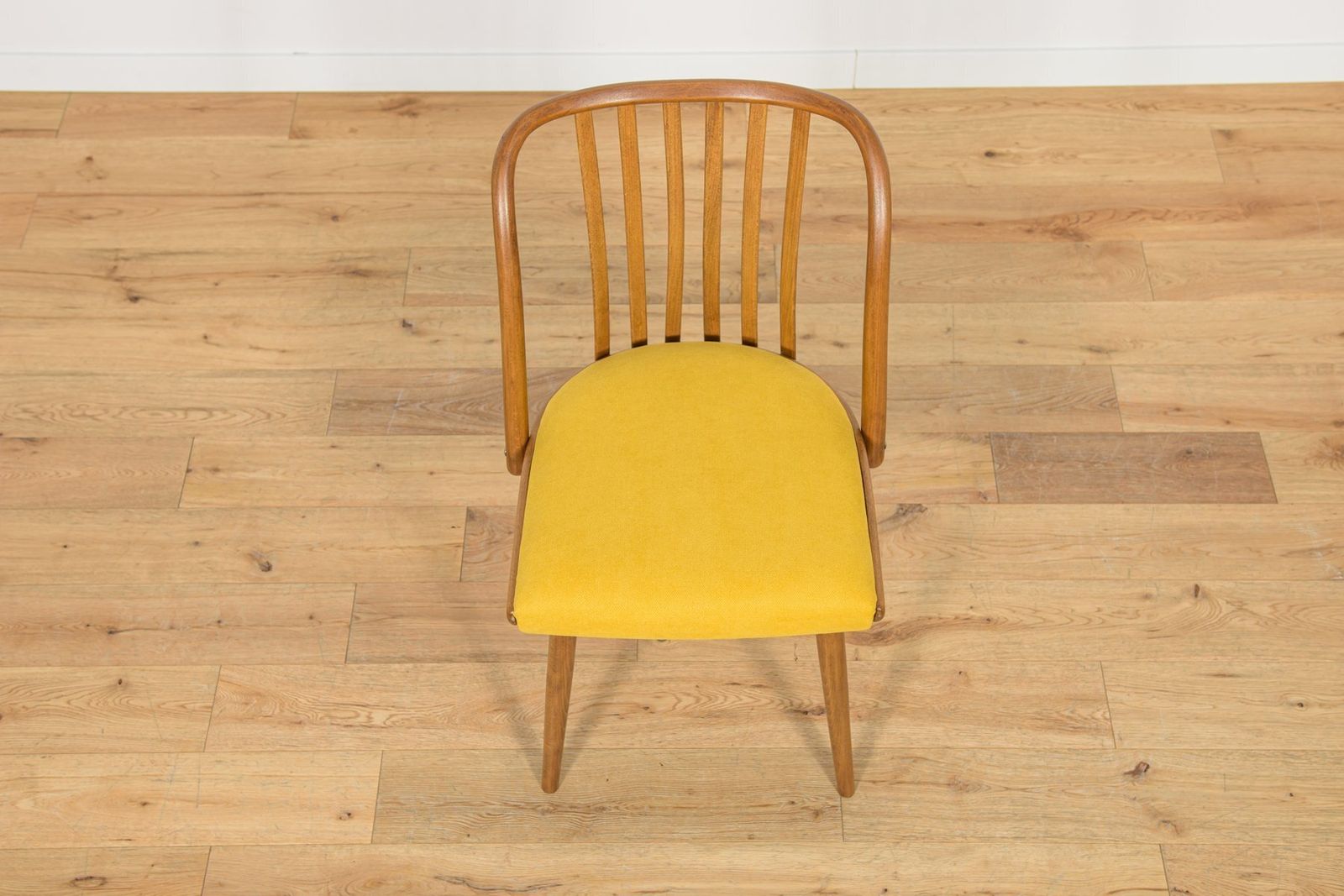 photo furniture Dining Chairs By Antonín šuman For Ton, 1960s, Set Of 4