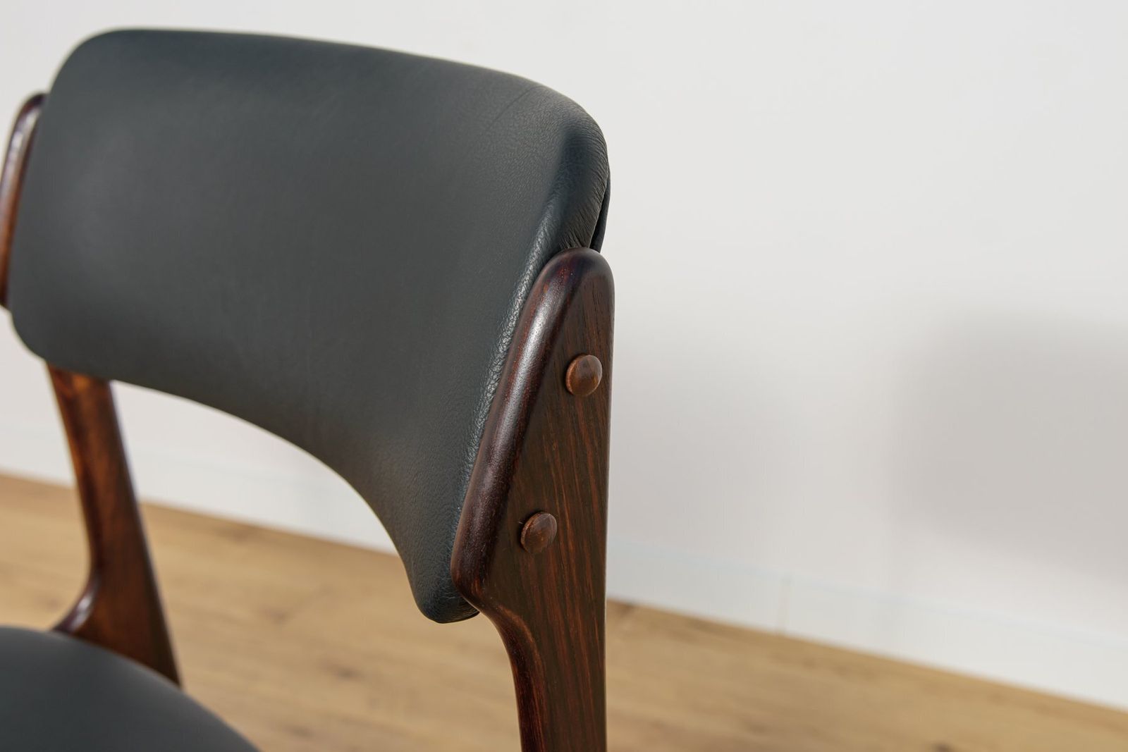 photo vinterior Model 49 Rosewood Dining Chairs By Erik Buch For Oddense Maskinsnedkeri, 1960s, Set Of 4