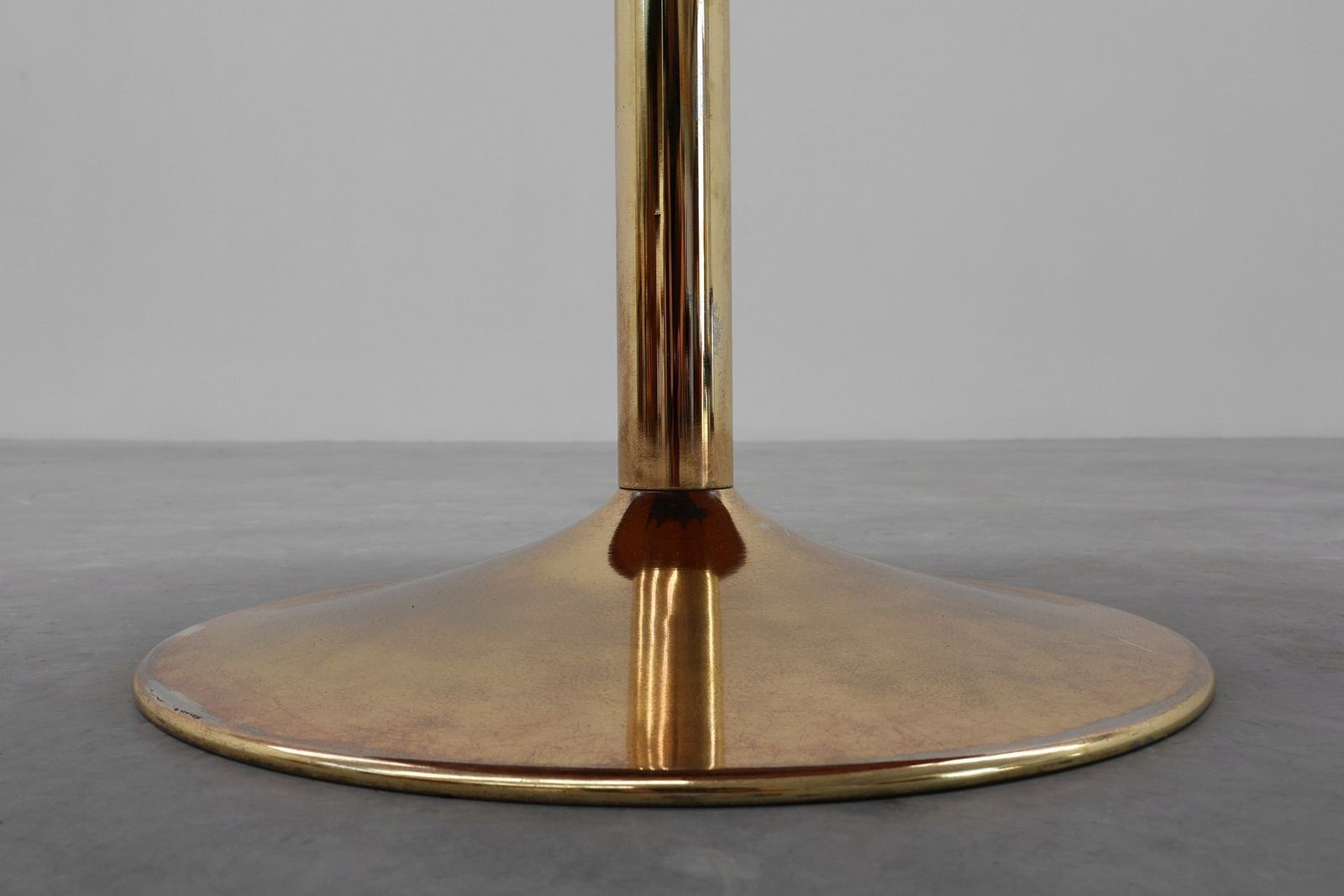 photo furniture Vintage Round Tulip Coffee Table With Blue Top, France, 1960s