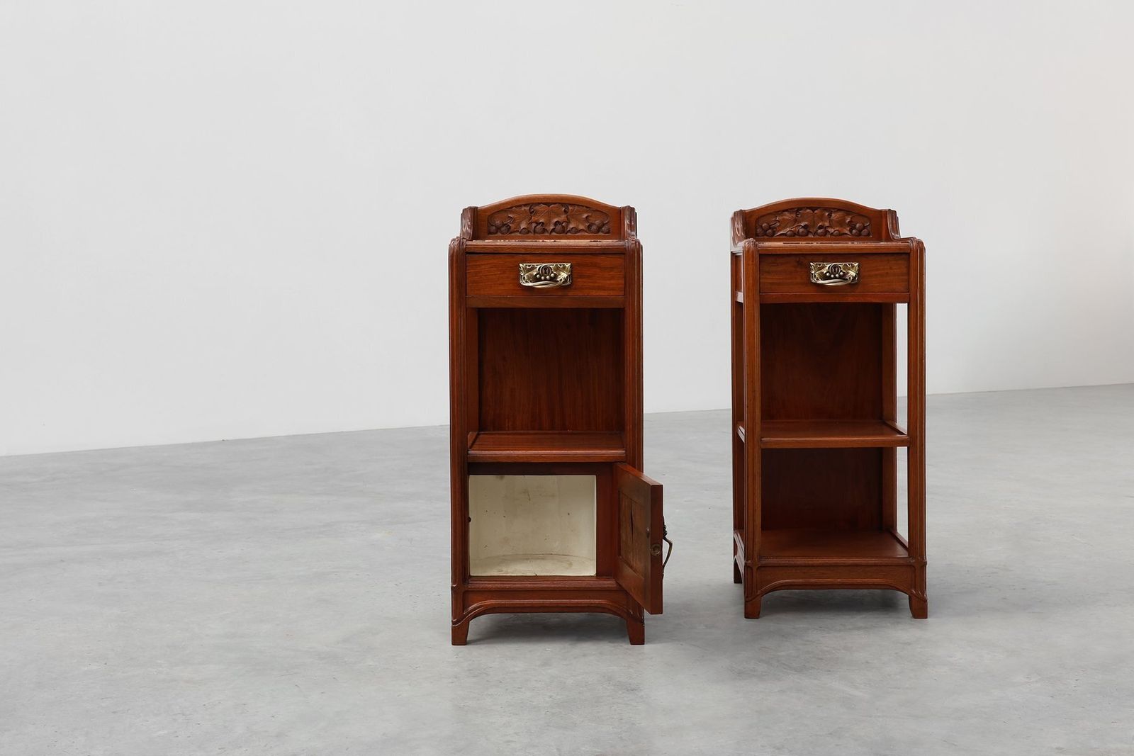 Art Nouveau Nightstands With Marble Top Attributed To Paul Alexandre Dumas, France, 1910s, Set Of 2 photo vinterior
