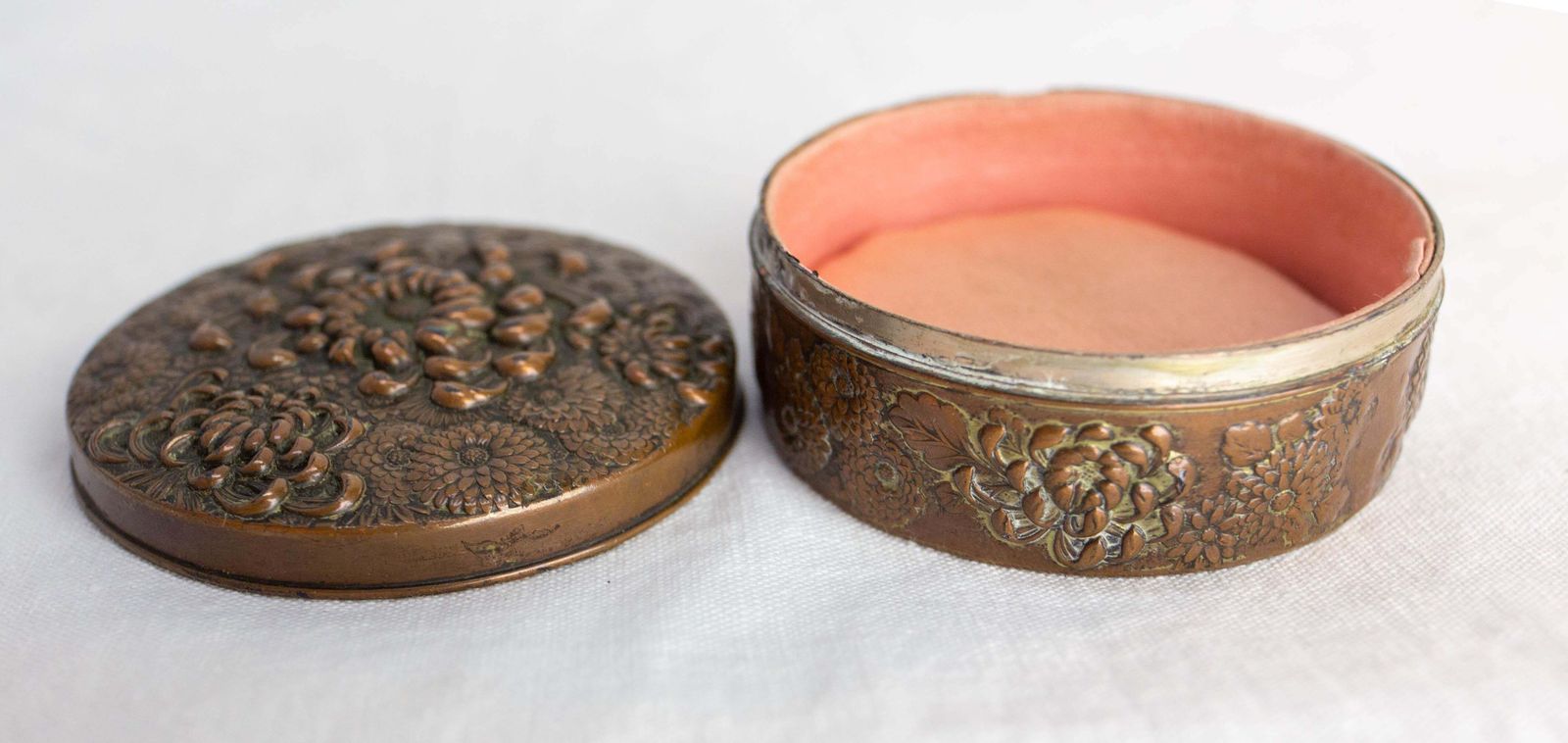 photo furniture Set Of Four Small Boxes From A Collection, French & Chinese Before 1950