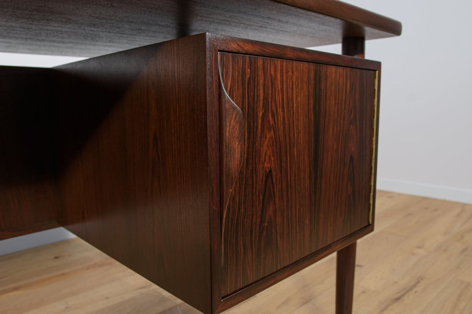 photo vinterior Mid Century Freestanding Rosewood Desk, Denmark, 1960s