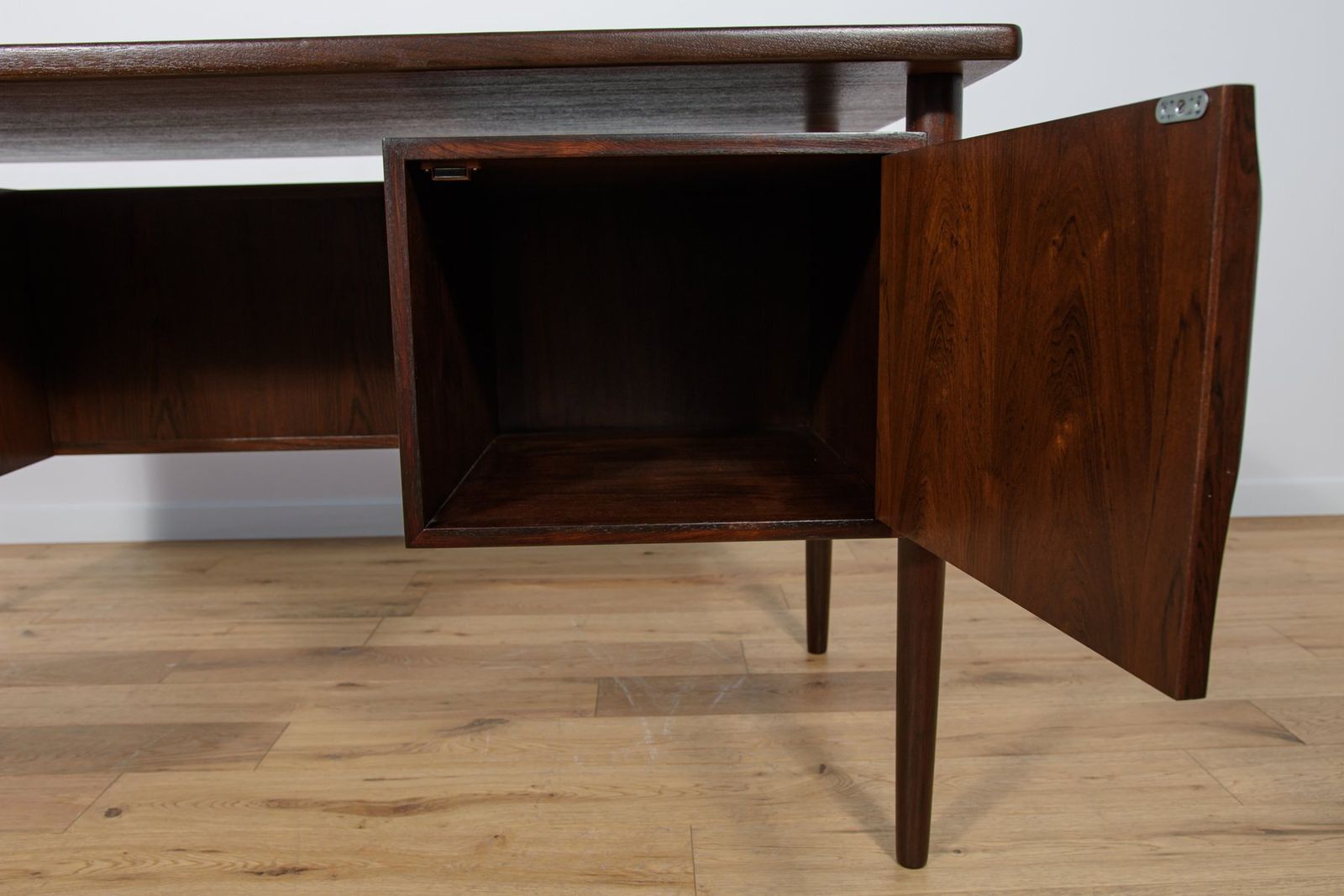 photo vintage Mid Century Freestanding Rosewood Desk, Denmark, 1960s