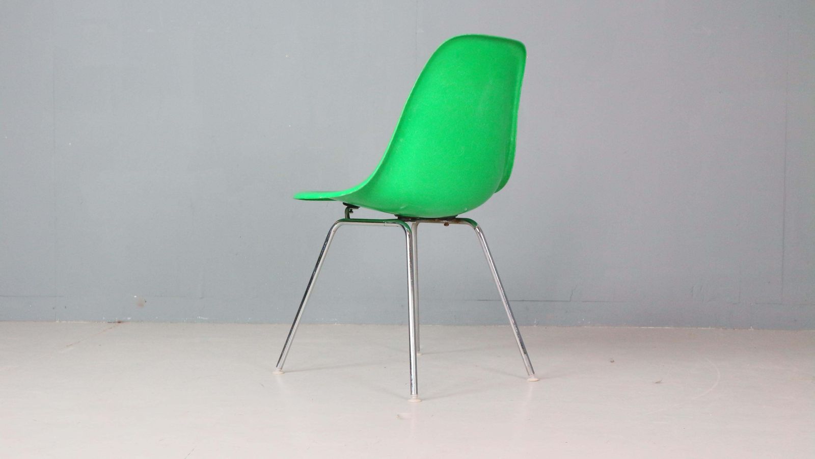 photo for sale Charles & Ray Eames Set Of 4 Kelly Green "H Base" Chairs For Herman Miller, 1960