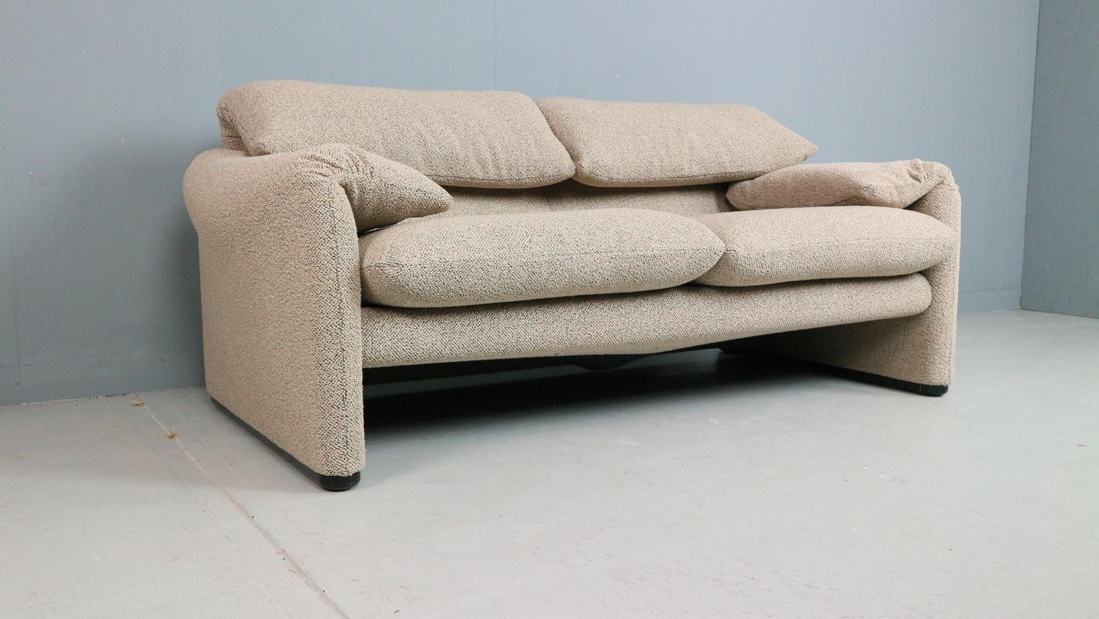 Vico Magistretti "Maralunga" 2 Seater Re Upholstered Sofa For Cassina photo 2874.0