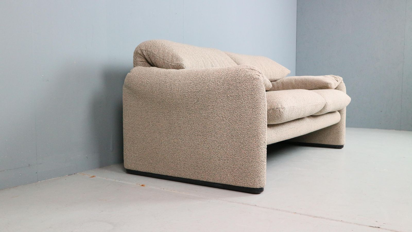 Vico Magistretti "Maralunga" 2 Seater Re Upholstered Sofa For Cassina photo buy