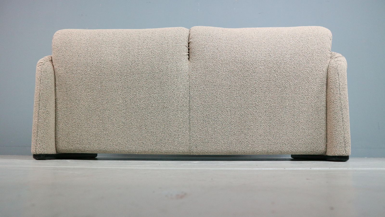 photo vinterior Vico Magistretti "Maralunga" 2 Seater Re Upholstered Sofa For Cassina