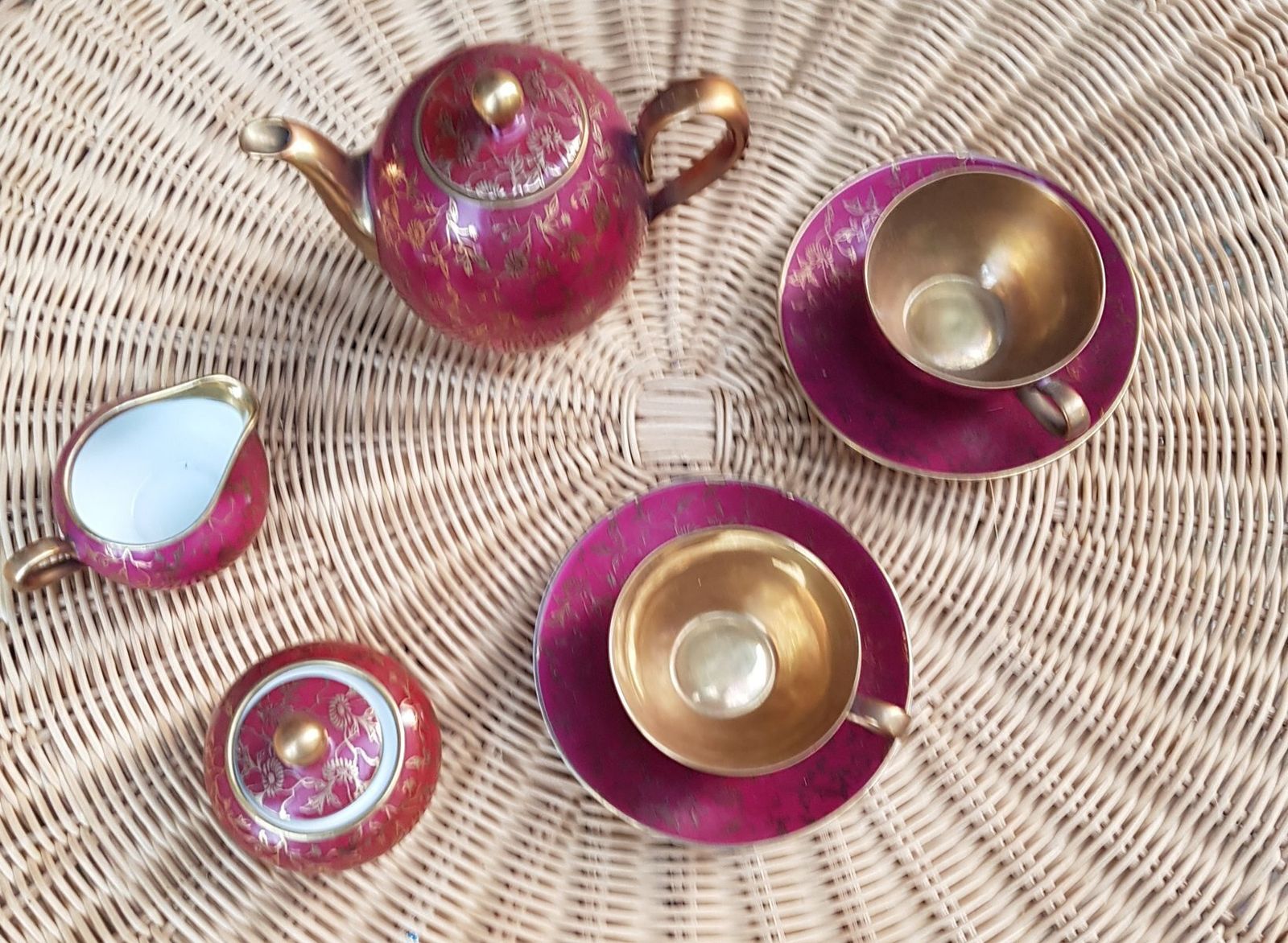 Gilded Porcelain Service Tete à Tete In Pink And Gold, Set Of 5