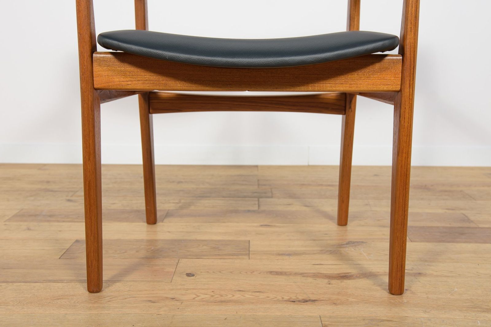 photo vinterior Mid Century Teak & Leather Armchair, Denmark, 1960s