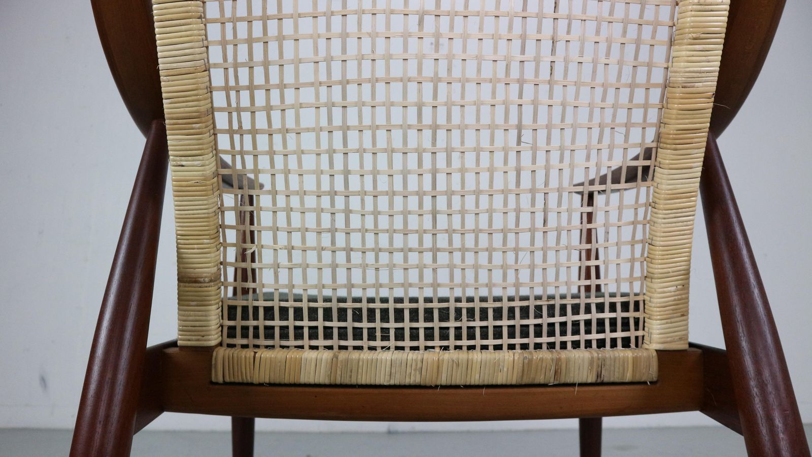 photo furniture Peter Hvidt& Orla Mølgaard Nielsen Fd146 Cane Back Easy Chair, Denmark