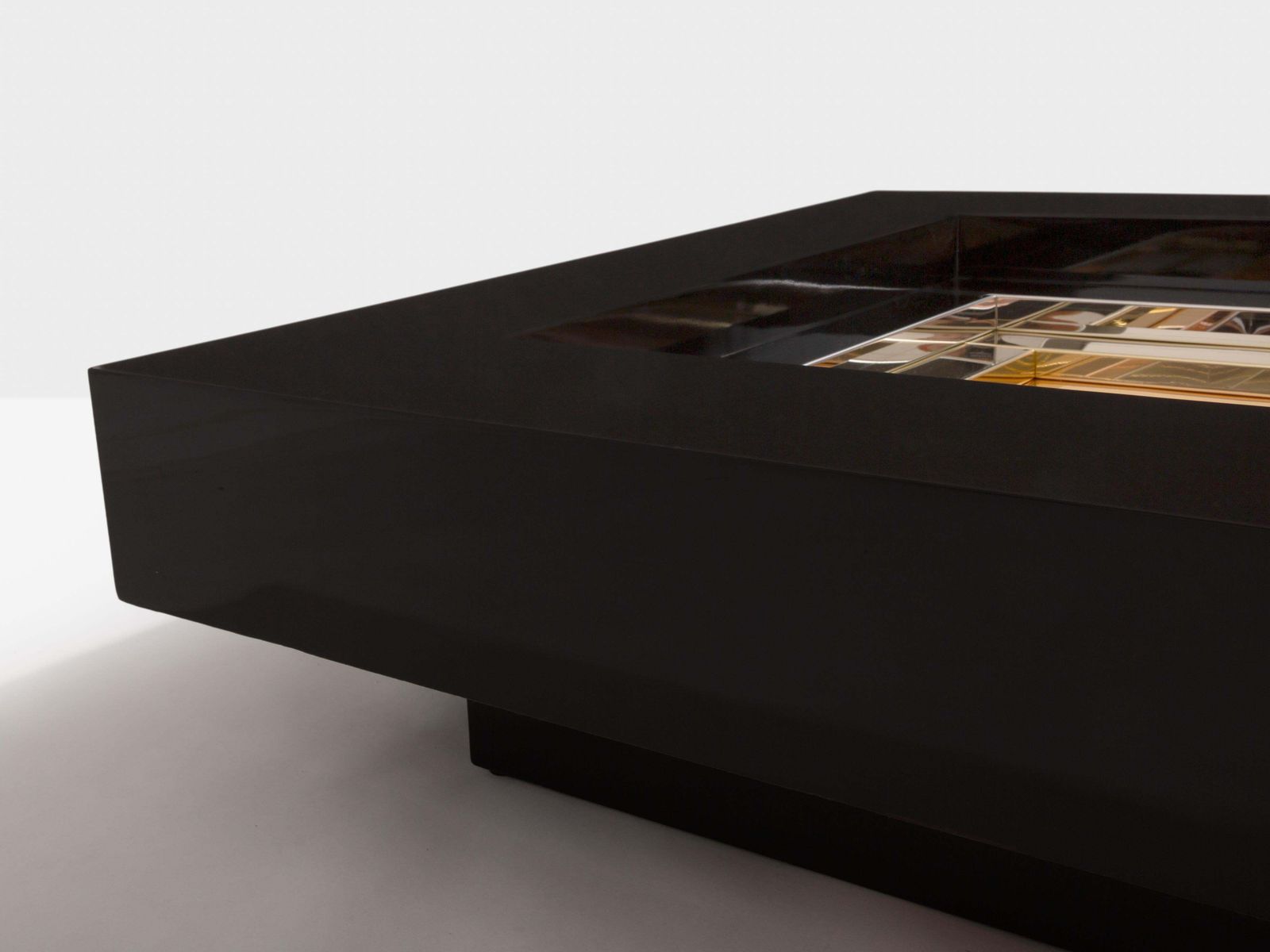 photo for sale Table basse Alain Delon pour Maison Jansen en laiton, chrome et laque, 1972
