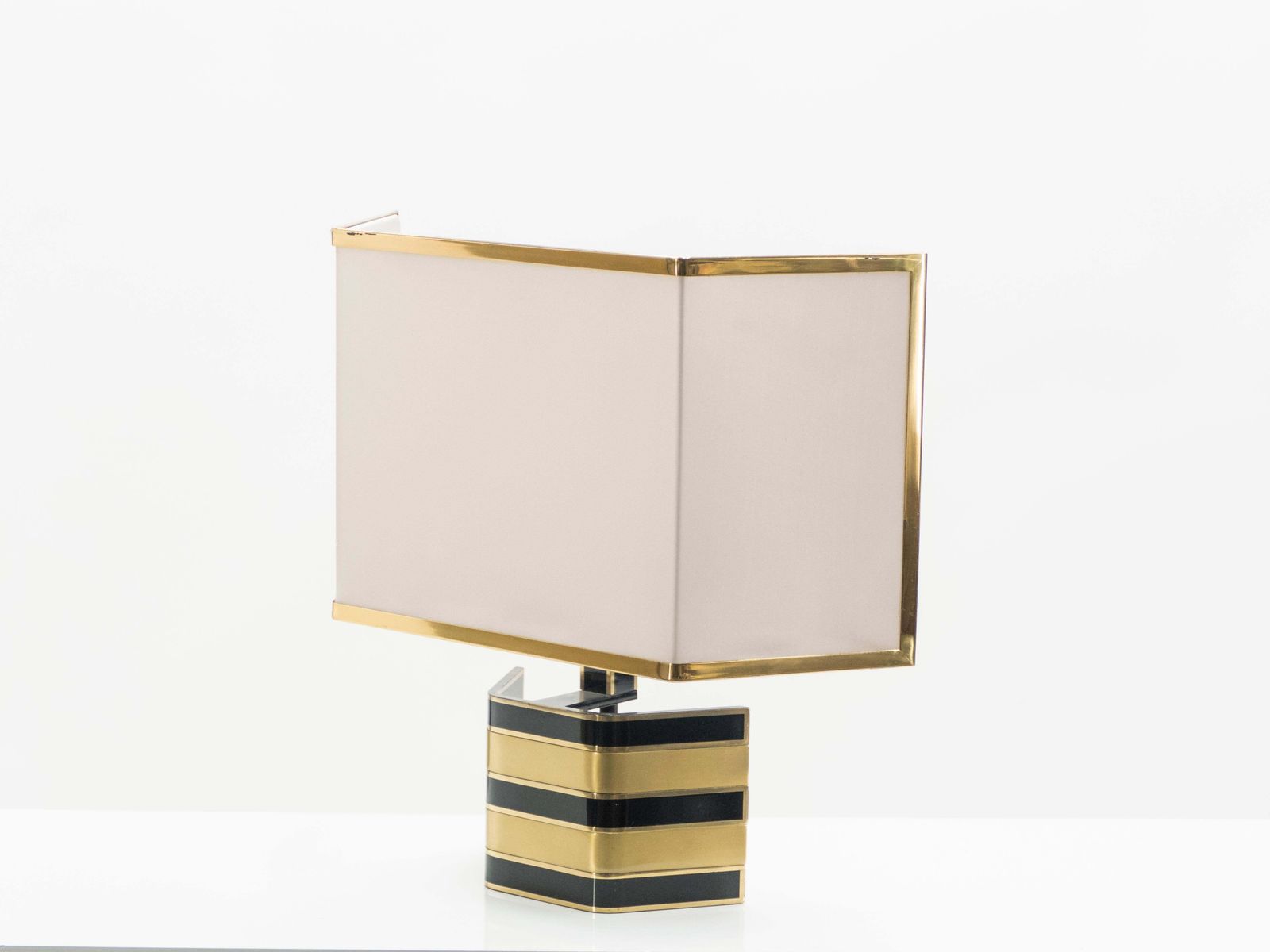 Grande lampe de table Romeo Rega en laiton et noir, Italie, années 1970 photo Luminaires