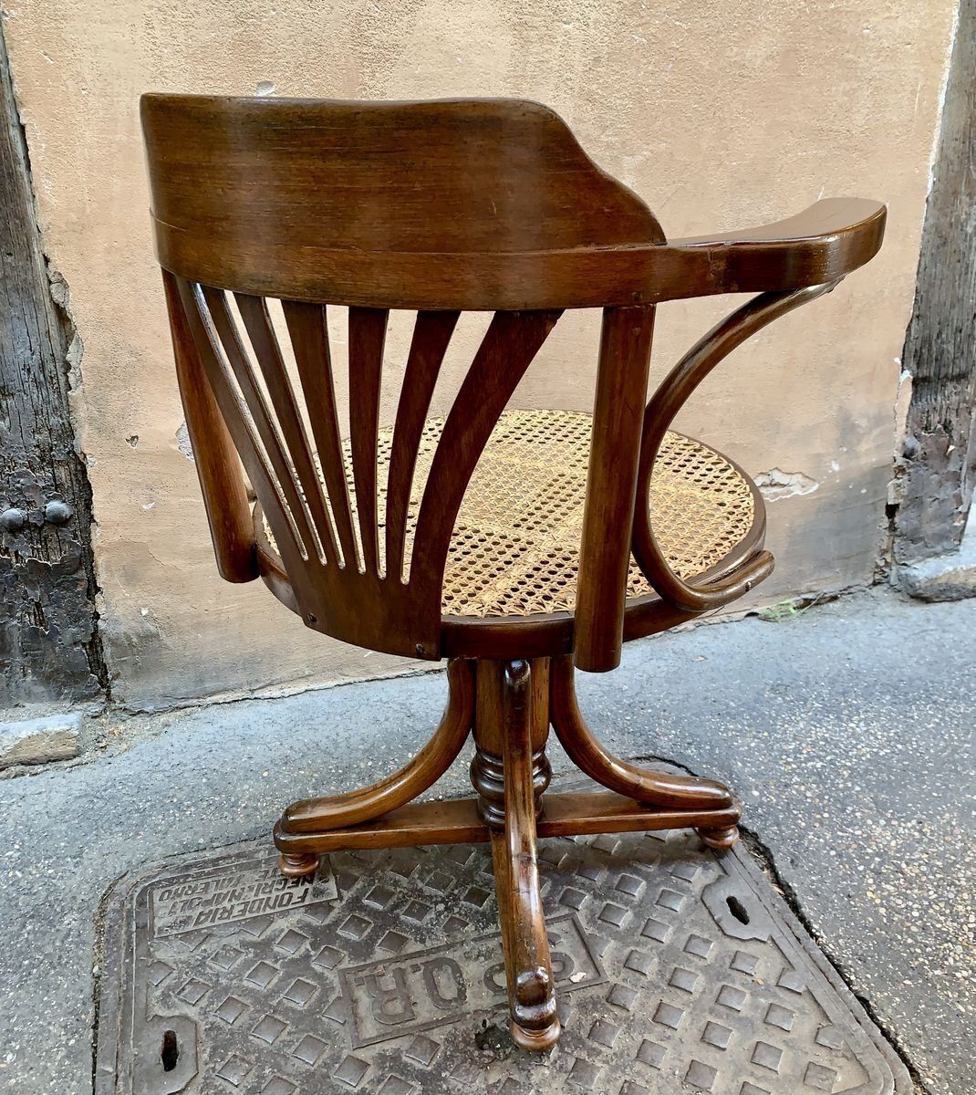 Art Nouveau Model No. 3 Swivel Chair By Michael Thonet For Thonet, Austria, 1910s photo for sale