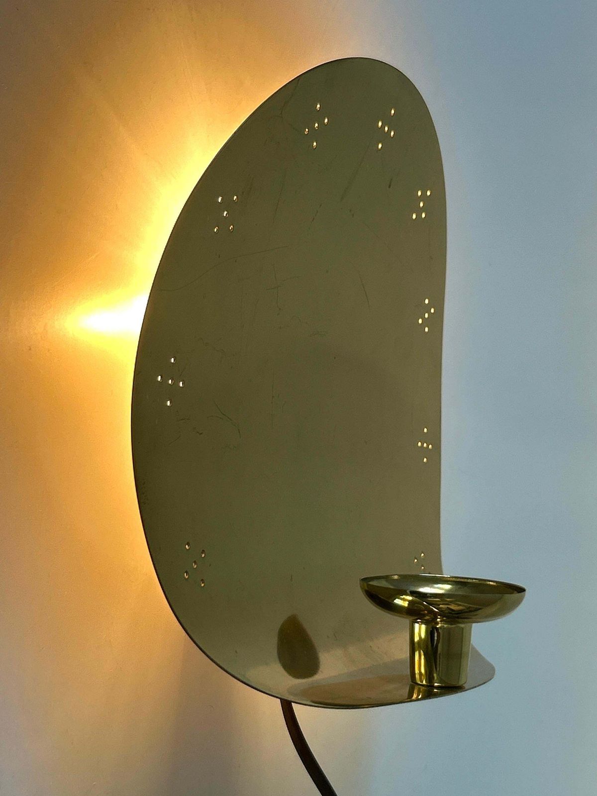 photo vintage Elegant Mid Century Brass Sconce With Candle Holder By Boréns Borås Sweden 1970s